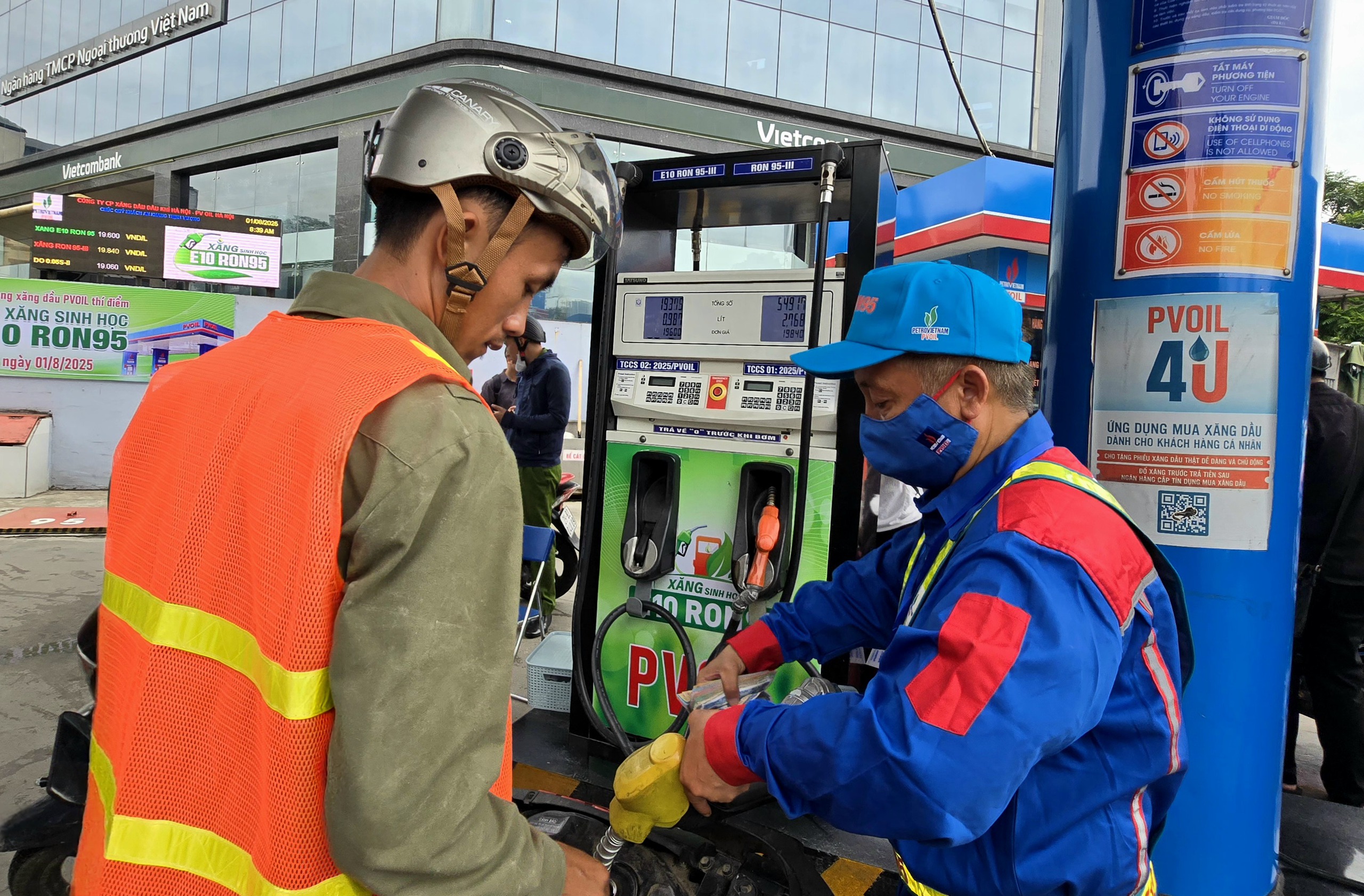 Thủ tướng chỉ đạo triển khai lộ tr&igrave;nh xăng E10 trong th&aacute;ng 4/2026- Ảnh 1.