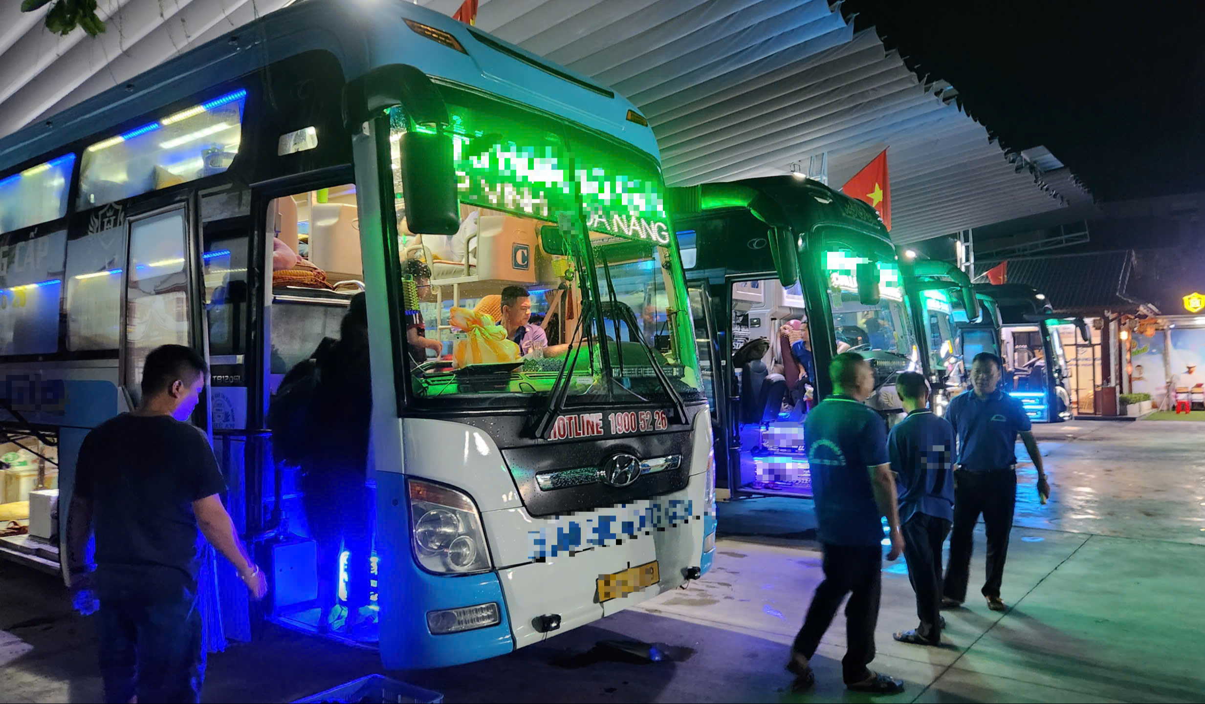 Lo lượng kh&aacute;ch giảm, nhiều doanh nghiệp vận tải Nghệ An giữ gi&aacute; v&eacute;- Ảnh 1.