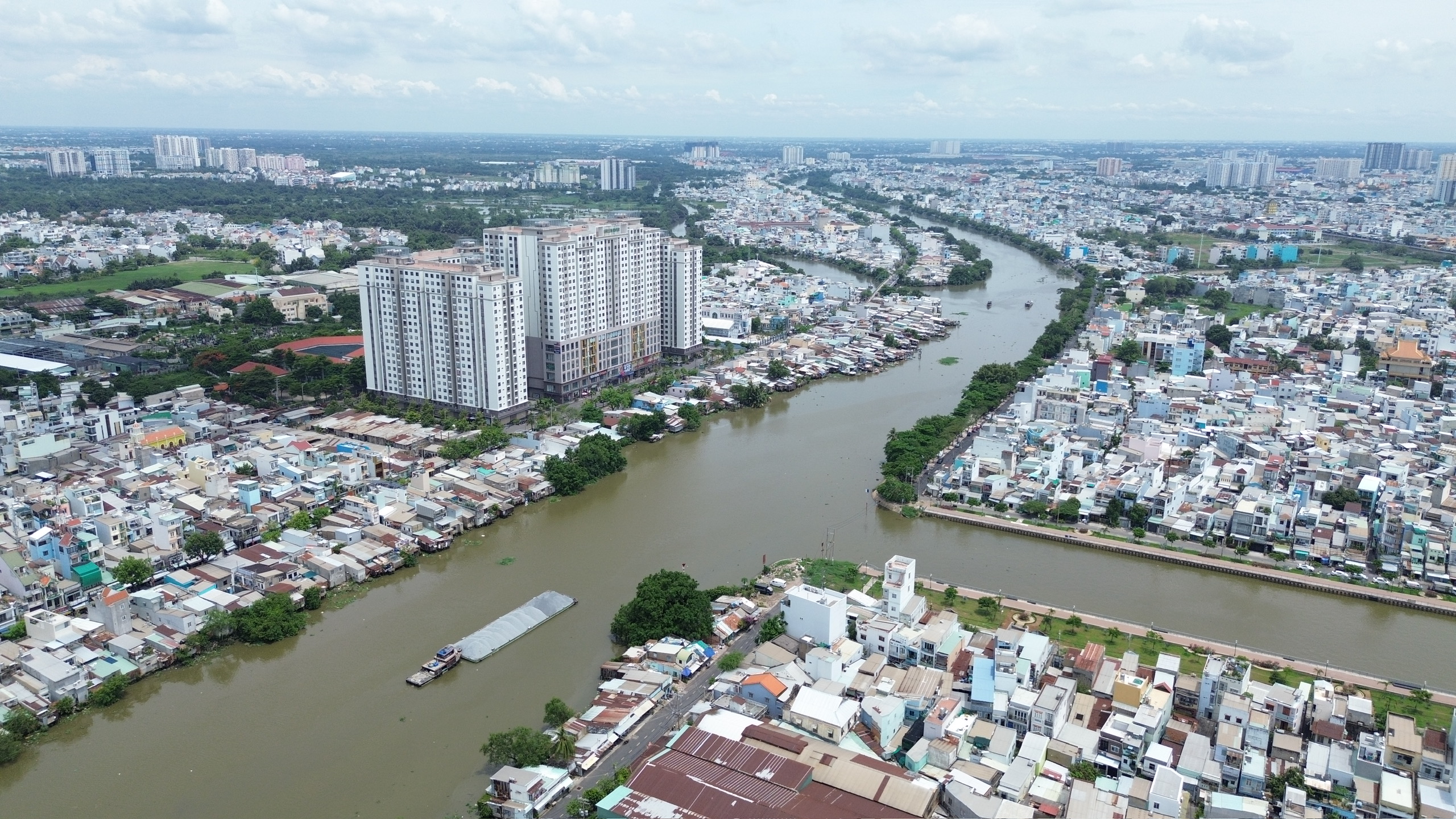 TP.HCM tăng tốc nhà ở xã hội, gỡ "nút thắt" để chạm mục tiêu hàng trăm nghìn căn- Ảnh 1. TP.HCM tăng tốc nhà ở xã hội, gỡ "nút thắt" để chạm mục tiêu hàng trăm nghìn căn- Ảnh 1.