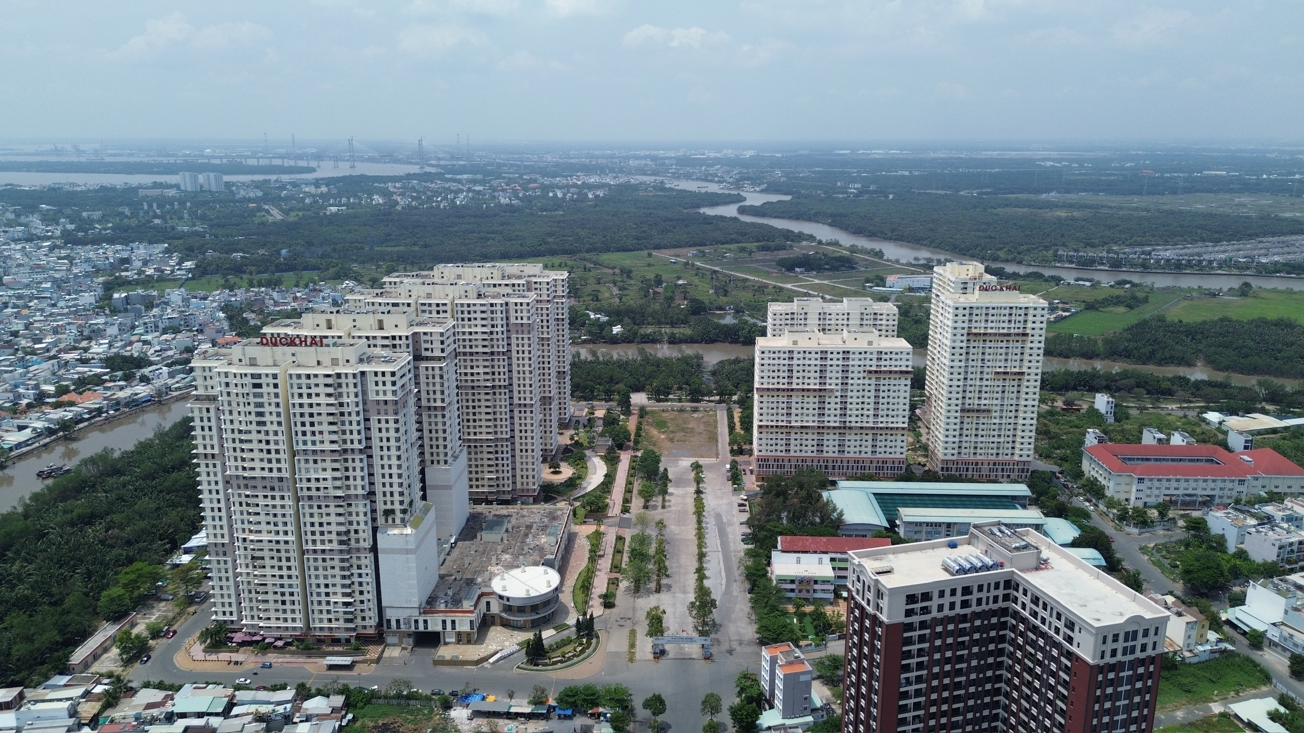 TP.HCM tăng tốc nhà ở xã hội, gỡ "nút thắt" để chạm mục tiêu hàng trăm nghìn căn- Ảnh 3. TP.HCM tăng tốc nhà ở xã hội, gỡ "nút thắt" để chạm mục tiêu hàng trăm nghìn căn- Ảnh 3.