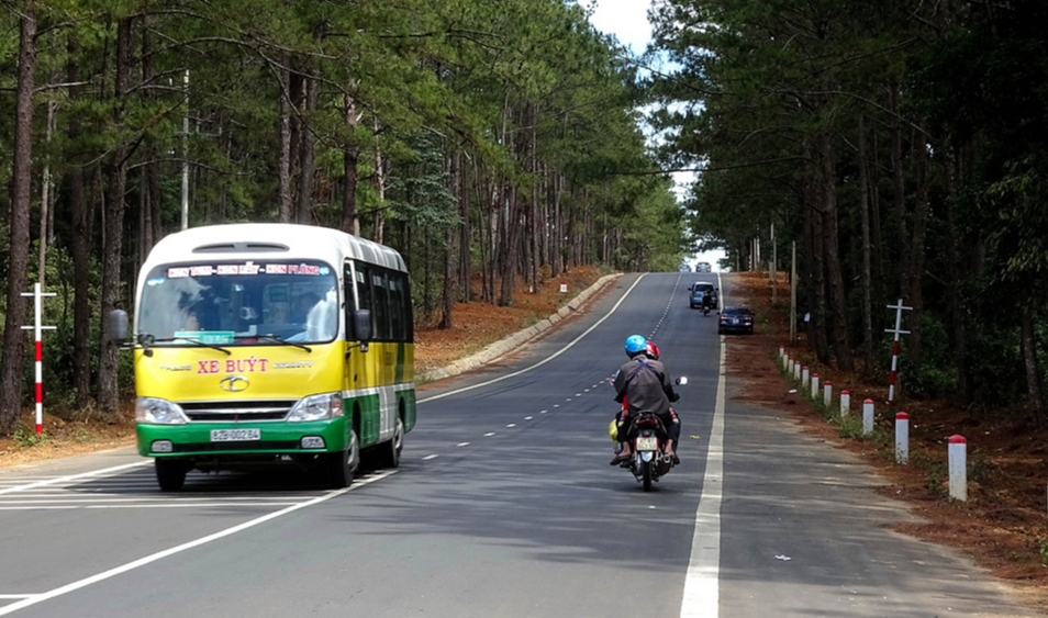 Quảng Ng&atilde;i khuyến kh&iacute;ch doanh nghiệp kinh doanh xe bu&yacute;t chuyển sang xe điện- Ảnh 1.