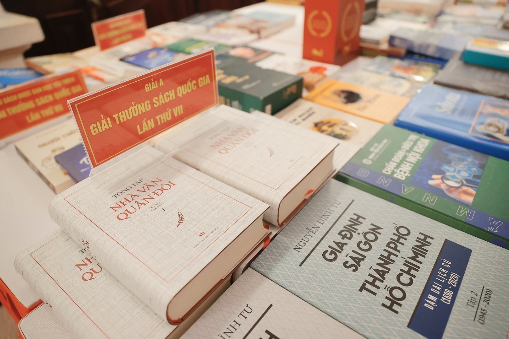 Vinh danh 50 tác phẩm tại Giải thưởng Sách Quốc gia lần thứ VIII- Ảnh 1. Vinh danh 50 tác phẩm tại Giải thưởng Sách Quốc gia lần thứ VIII- Ảnh 1.