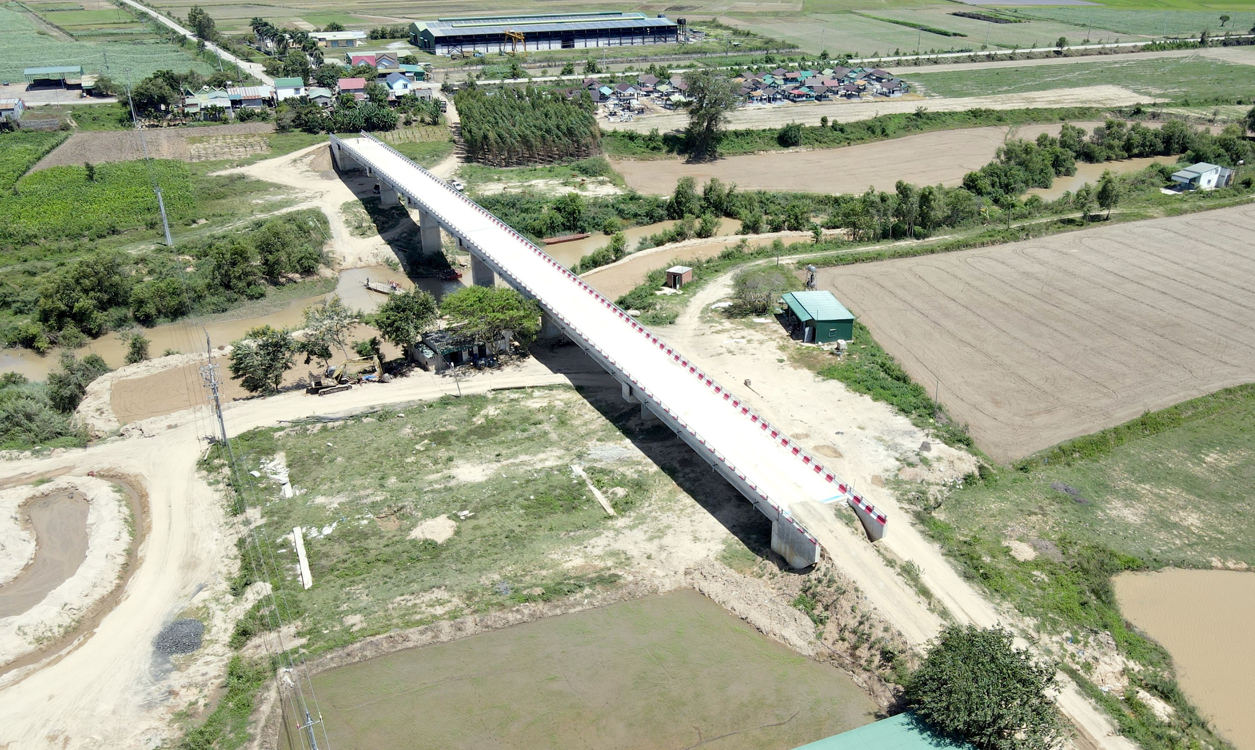 Đắk Lắk: Tiếp tục thi c&ocirc;ng ho&agrave;n thiện cầu hơn 30 tỷ đồng sau nhiều năm &ldquo;đắp chiếu&rdquo;- Ảnh 1.