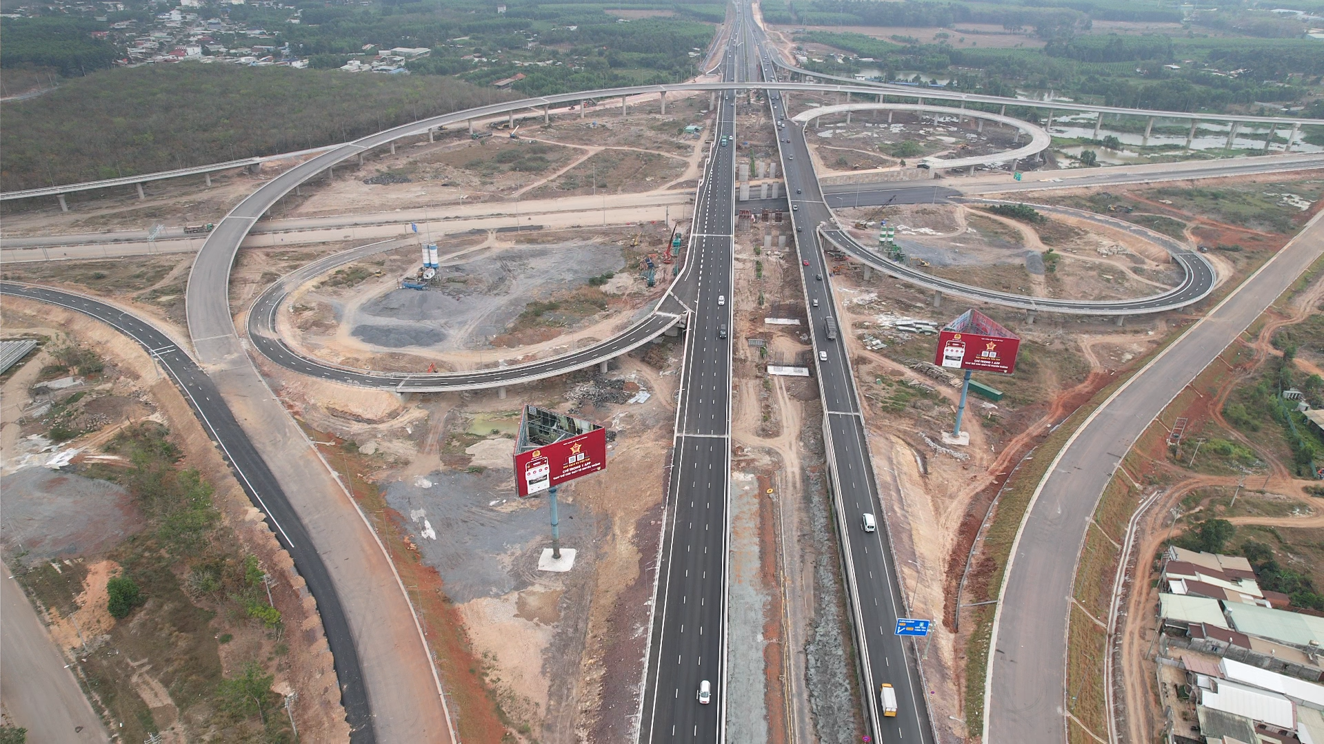 Sớm ho&agrave;n thiện hệ thống trạm thu ph&iacute; cao tốc Bi&ecirc;n H&ograve;a - Vũng T&agrave;u- Ảnh 2.