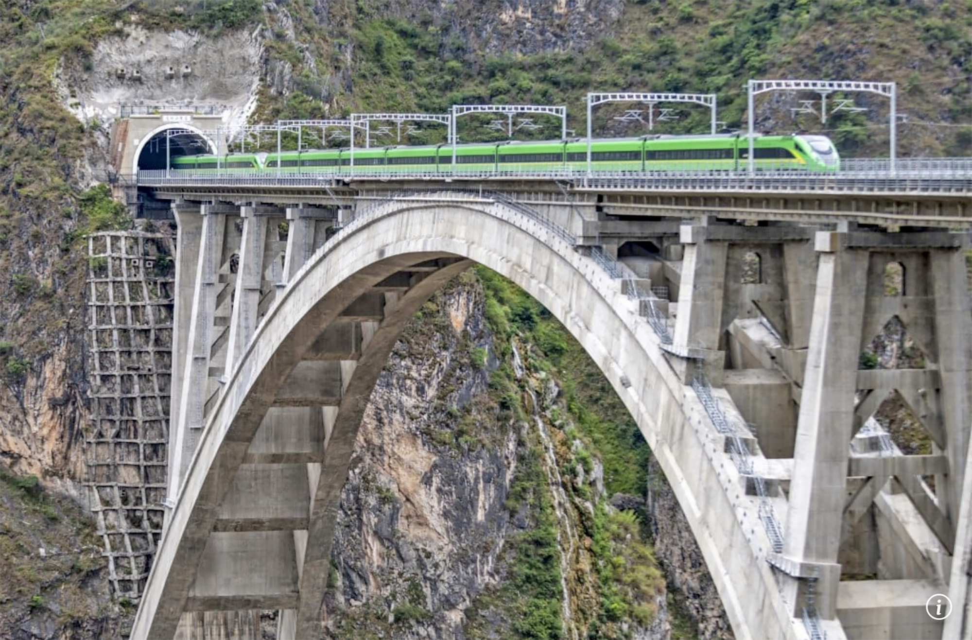 Tuyến đường sắt “khó nhất thế giới”- Ảnh 1. Tuyến đường sắt “khó nhất thế giới”- Ảnh 1.