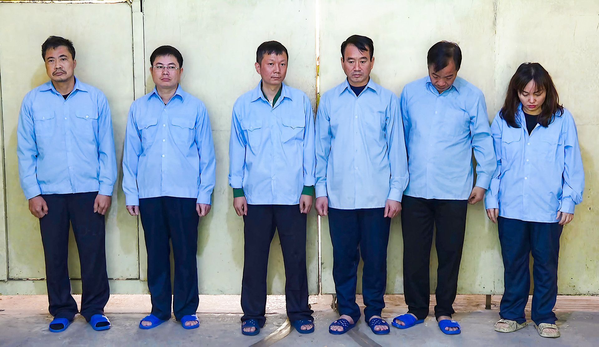 H&agrave; Nội: X&eacute;t xử hai cựu chủ tịch phường v&agrave; nhiều c&aacute;n bộ trật tự đ&ocirc; thị nhận hối lộ- Ảnh 1.