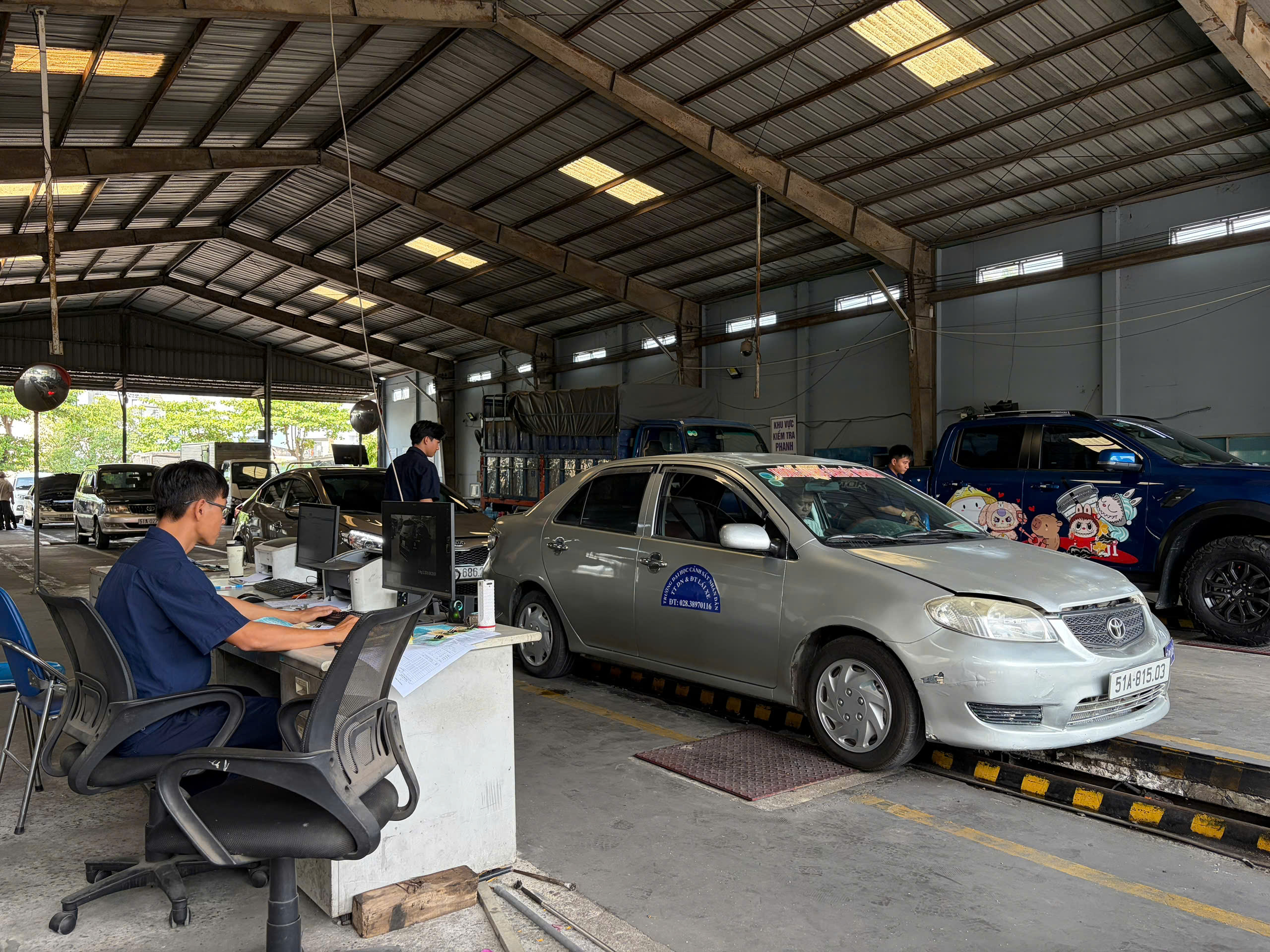 Đăng kiểm tại TP.HCM hoạt động ra sao sau ng&agrave;y đầu cấp đăng kiểm điện tử trục trặc?- Ảnh 1.