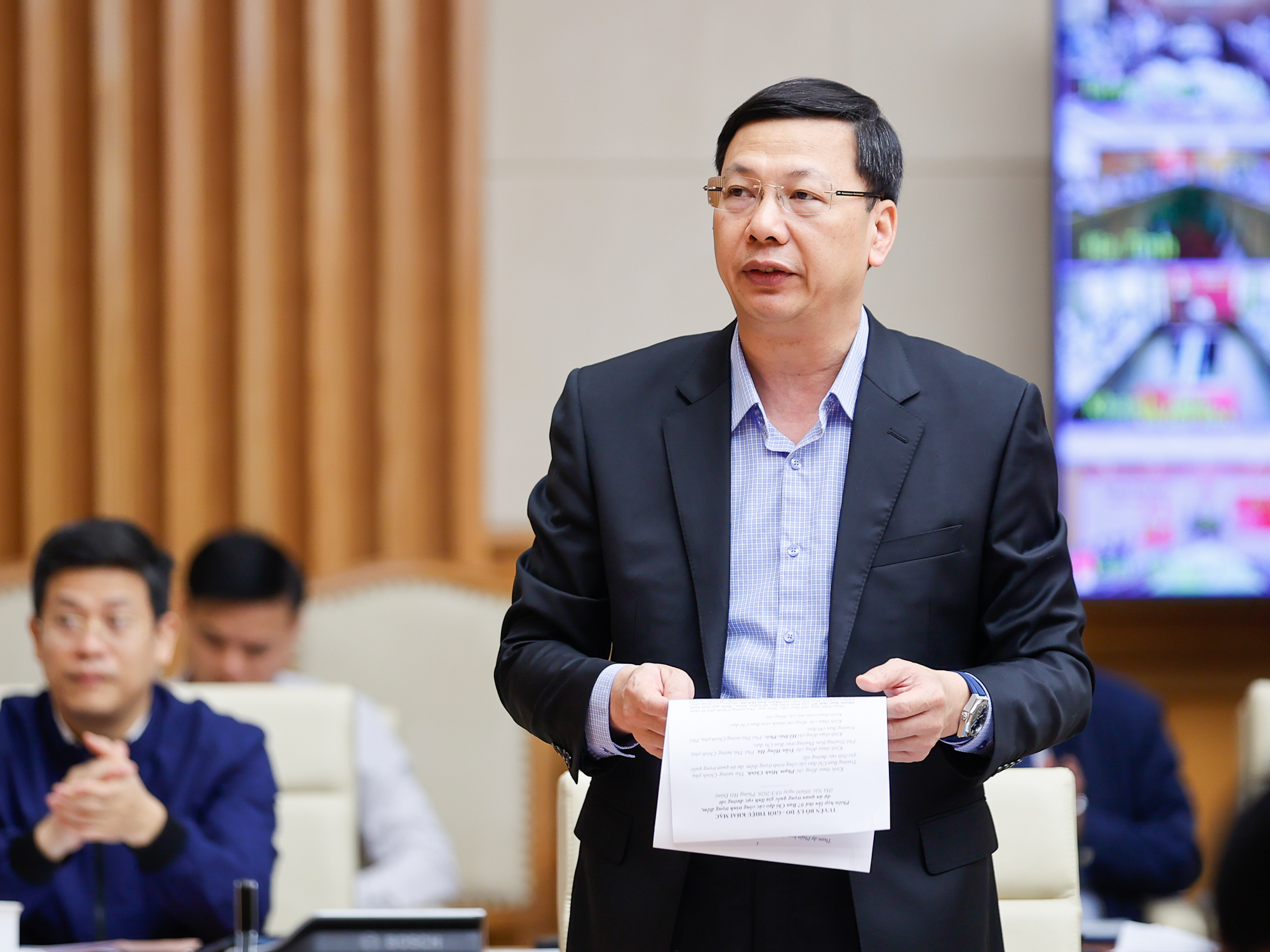 Thủ tướng: Tối ưu h&oacute;a hiệu quả c&aacute;c dự &aacute;n v&agrave; l&agrave;m chủ c&ocirc;ng nghệ đường sắt- Ảnh 8.