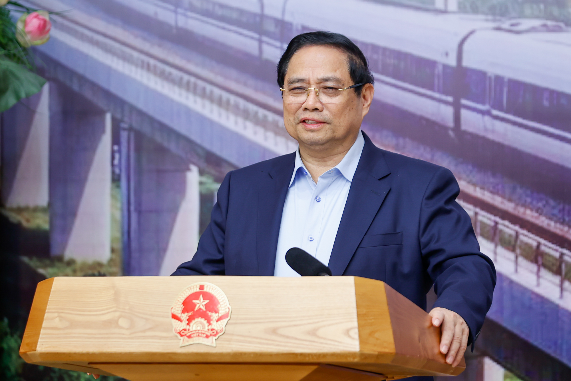 Thủ tướng: Tối ưu h&oacute;a hiệu quả c&aacute;c dự &aacute;n v&agrave; l&agrave;m chủ c&ocirc;ng nghệ đường sắt- Ảnh 14.