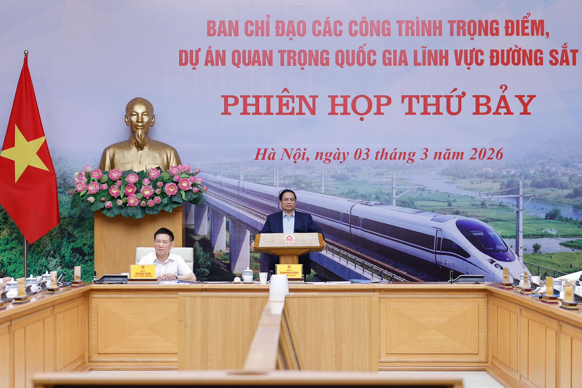 Thủ tướng: Tối ưu h&oacute;a hiệu quả c&aacute;c dự &aacute;n v&agrave; l&agrave;m chủ c&ocirc;ng nghệ đường sắt- Ảnh 7.