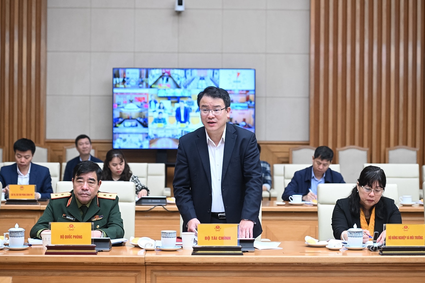 Thủ tướng: Tối ưu h&oacute;a hiệu quả c&aacute;c dự &aacute;n v&agrave; l&agrave;m chủ c&ocirc;ng nghệ đường sắt- Ảnh 9.