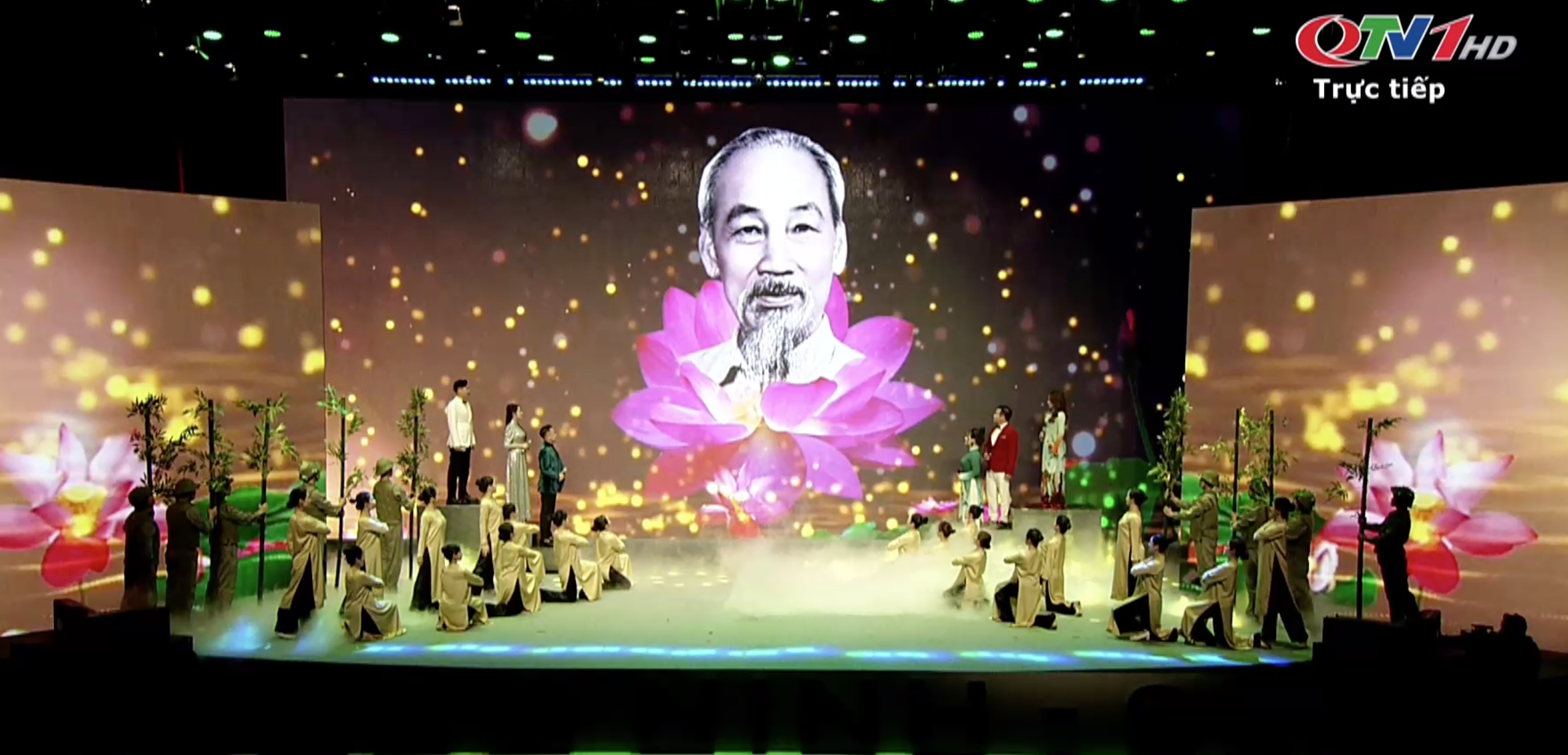 &Ocirc;ng Nguyễn Quang Thiều: C&aacute;c thế hệ nh&agrave; thơ g&oacute;p phần tạo n&ecirc;n cốt c&aacute;ch, tư thế của d&acirc;n tộc- Ảnh 4.