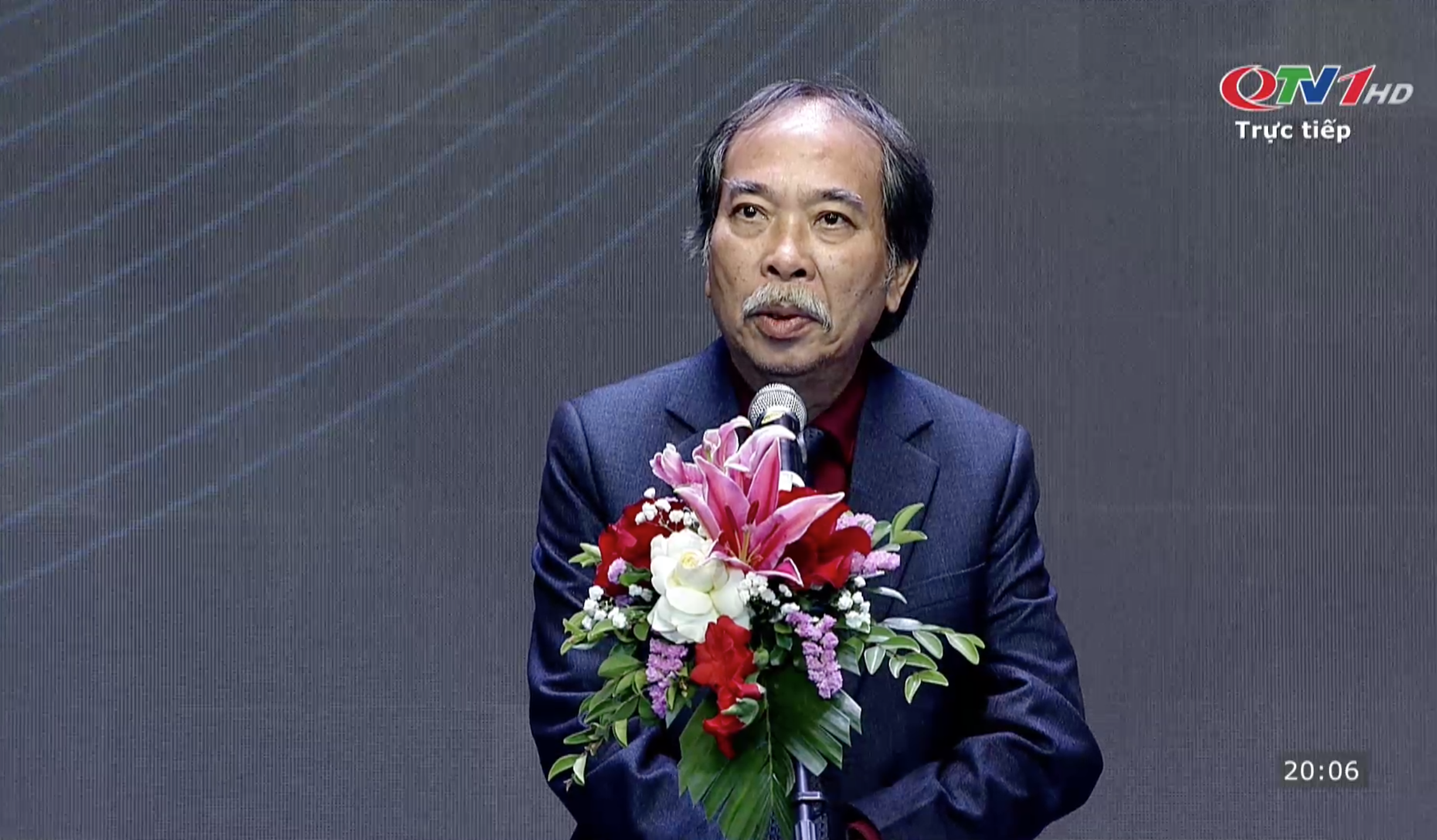 &Ocirc;ng Nguyễn Quang Thiều: C&aacute;c thế hệ nh&agrave; thơ g&oacute;p phần tạo n&ecirc;n cốt c&aacute;ch, tư thế của d&acirc;n tộc- Ảnh 1.