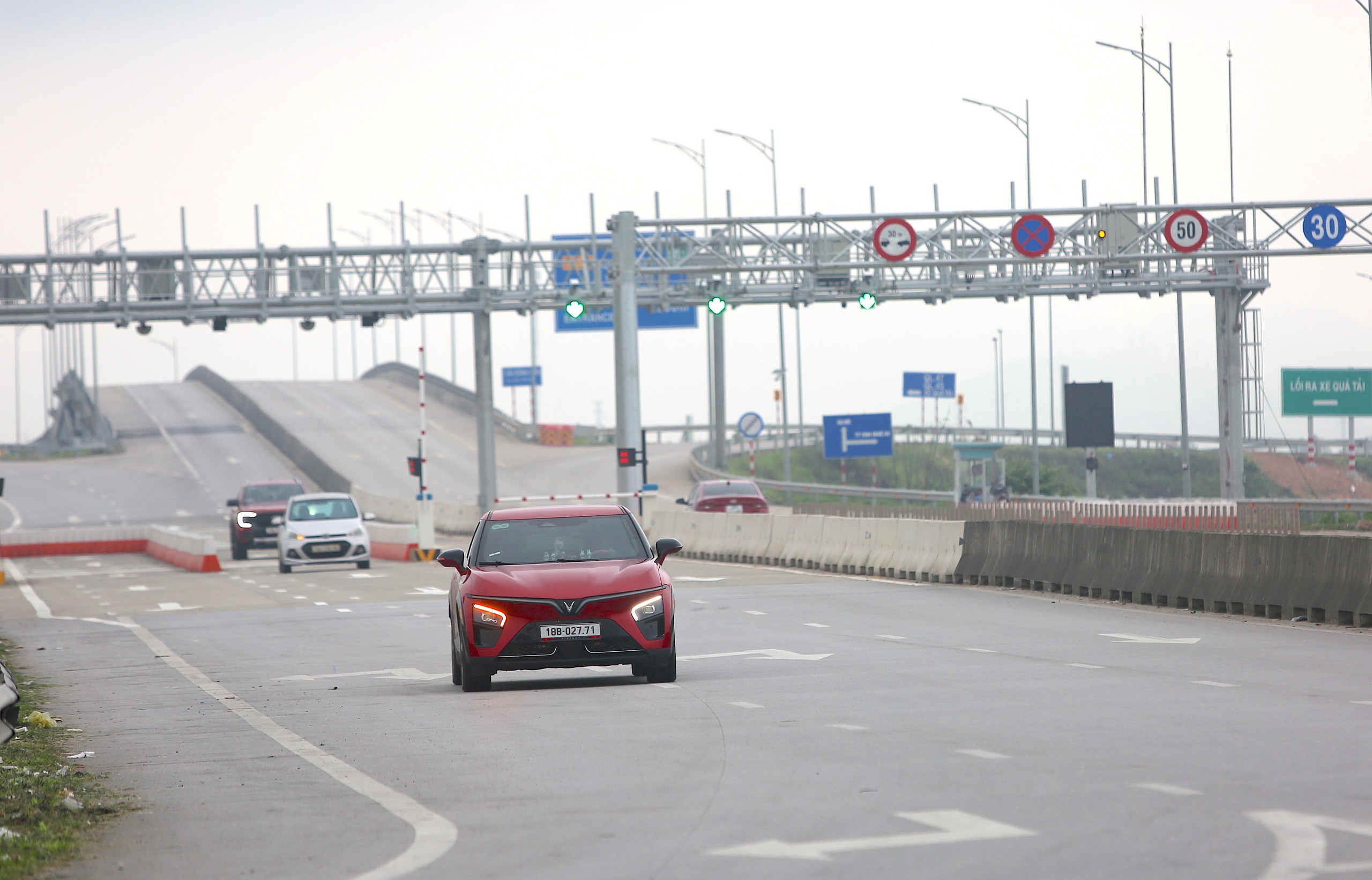 Dùng dịch vụ tốt hơn cần trả phí- Ảnh 1. Dùng dịch vụ tốt hơn cần trả phí- Ảnh 1.