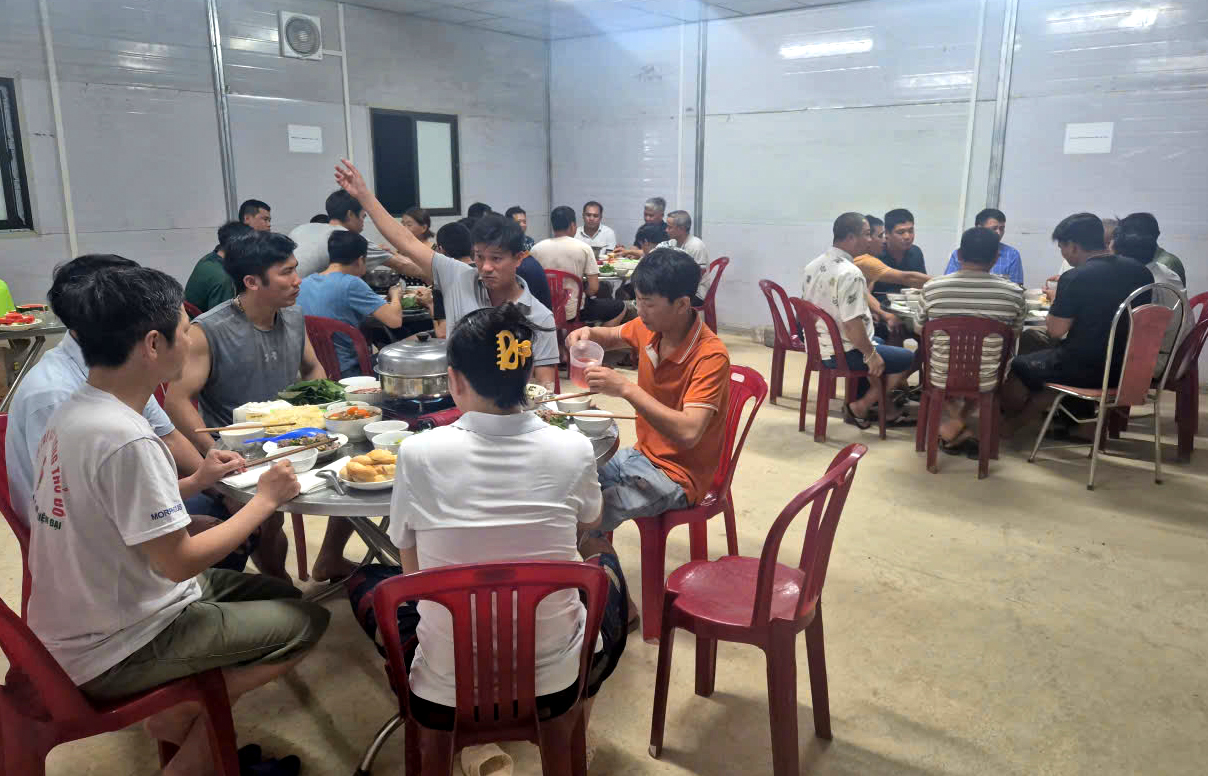 Xuy&ecirc;n đ&ecirc;m đ&agrave;o hầm xuy&ecirc;n n&uacute;i tuyến cao tốc Nội B&agrave;i - L&agrave;o Cai- Ảnh 11.