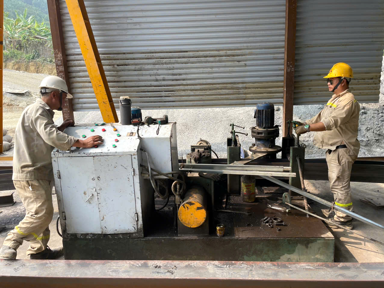 Xuy&ecirc;n đ&ecirc;m đ&agrave;o hầm xuy&ecirc;n n&uacute;i tuyến cao tốc Nội B&agrave;i - L&agrave;o Cai- Ảnh 10.