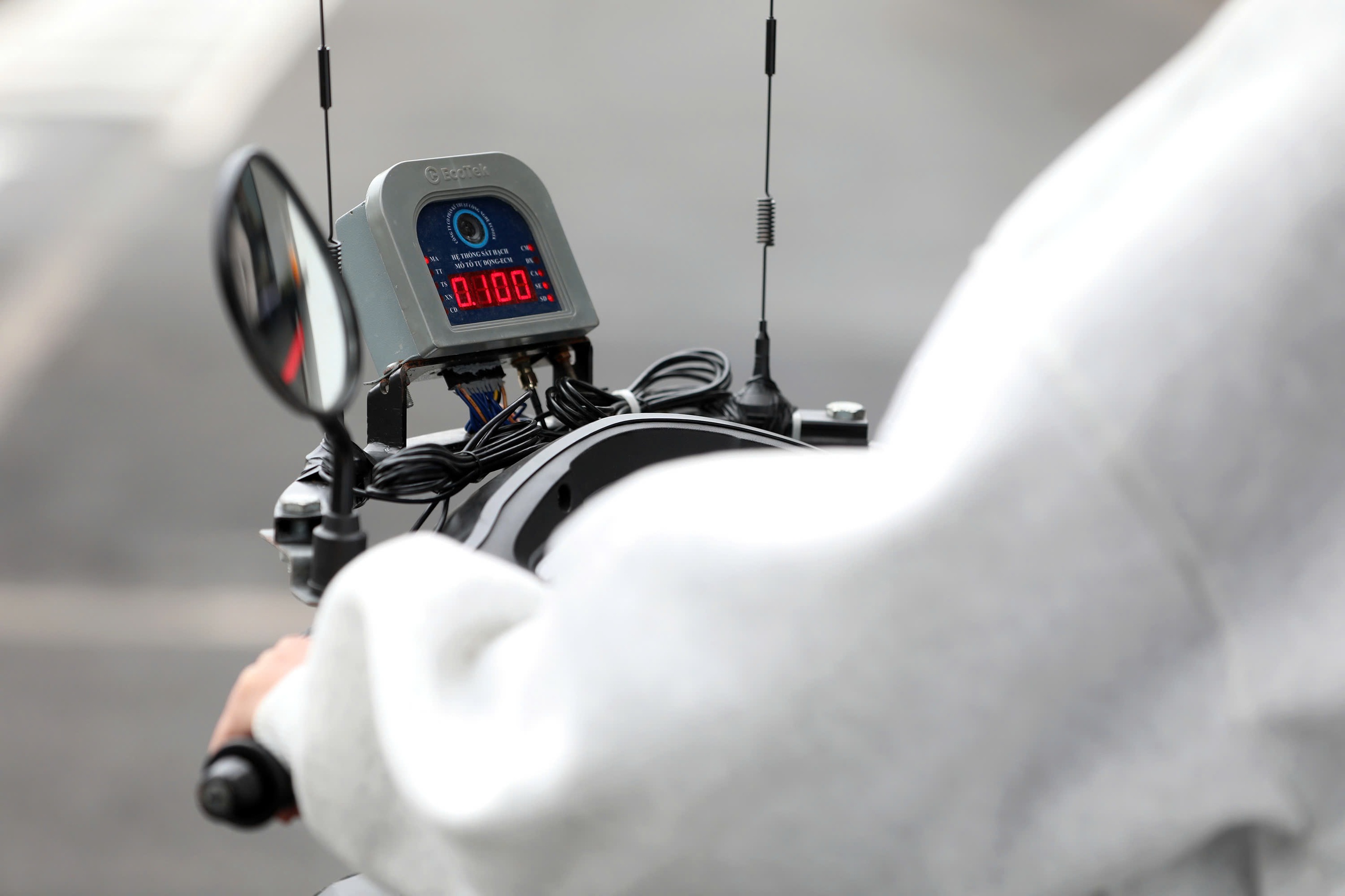 Hà Nội: Gần 2.000 học viên sát hạch lái xe mỗi ngày, nhiều người đỗ ngay lần thi đầu- Ảnh 15. Hà Nội: Gần 2.000 học viên sát hạch lái xe mỗi ngày, nhiều người đỗ ngay lần thi đầu- Ảnh 15.