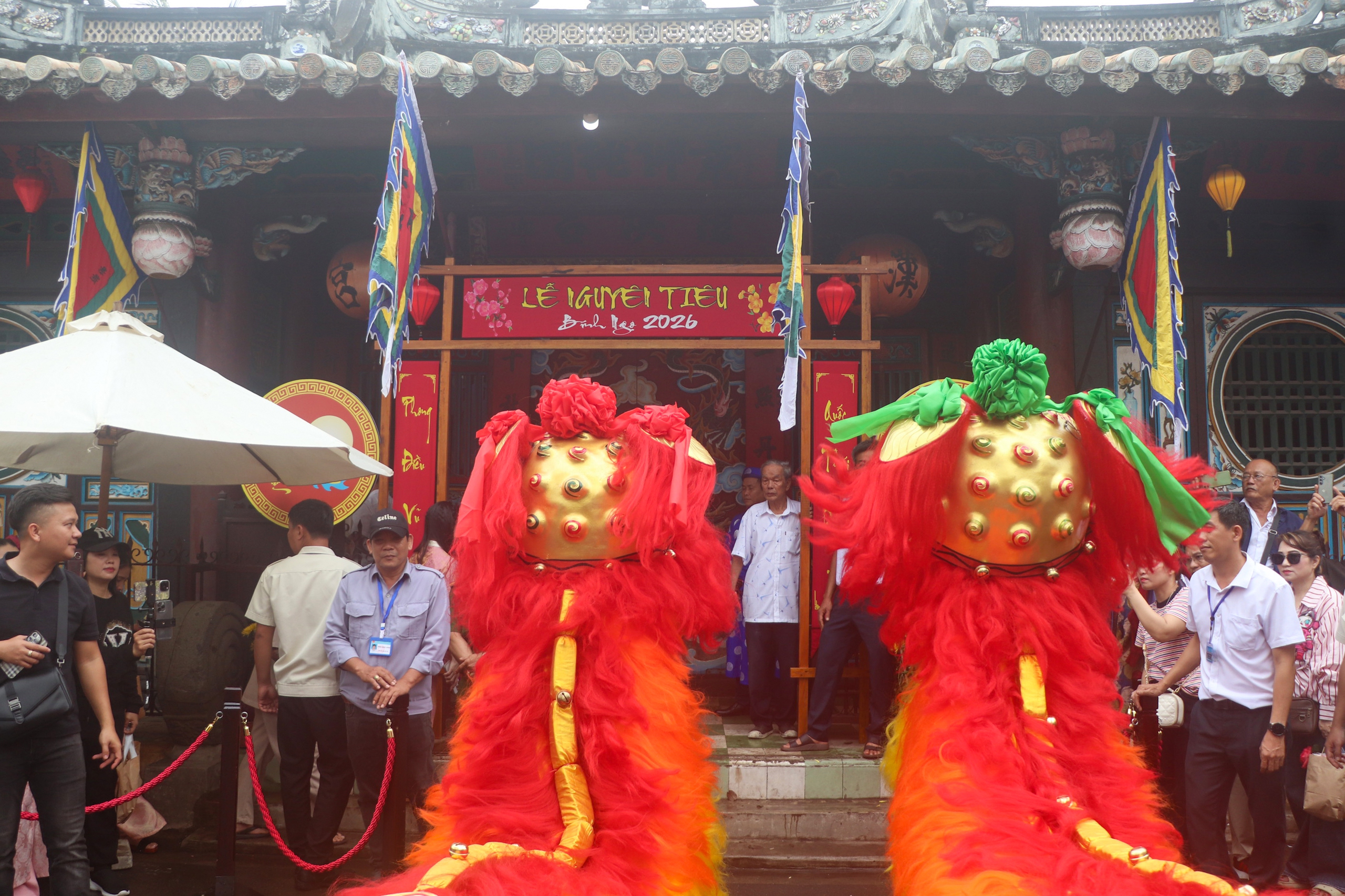 Di sản văn h&oacute;a phi vật thể Tết Nguy&ecirc;n ti&ecirc;u được t&aacute;i hiện tại phố cổ Hội An- Ảnh 11.