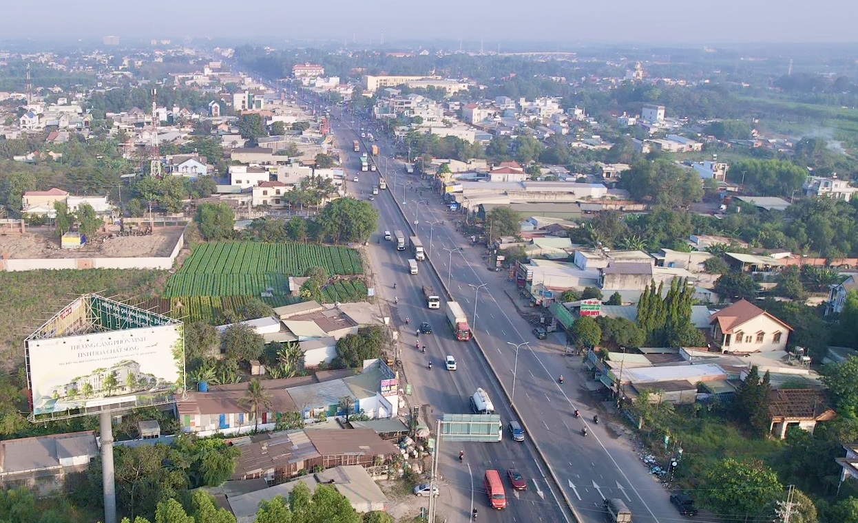 Thời tiết khô ráo, tăng tốc thi công các tuyến đường kết nối sân bay Long Thành- Ảnh 1. Thời tiết khô ráo, tăng tốc thi công các tuyến đường kết nối sân bay Long Thành- Ảnh 1.