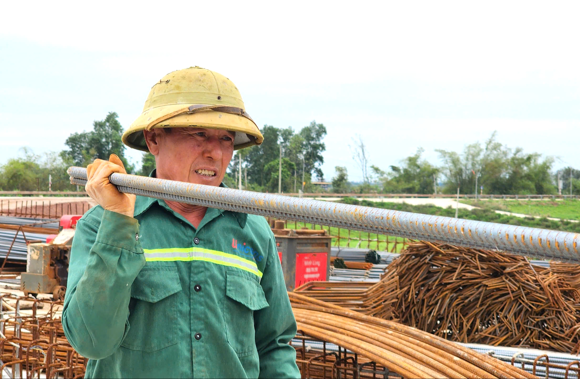 Cầu hơn 2.000 tỷ đồng ở Bắc Ninh tăng tốc thi công về đích- Ảnh 4. Cầu hơn 2.000 tỷ đồng ở Bắc Ninh tăng tốc thi công về đích- Ảnh 4.