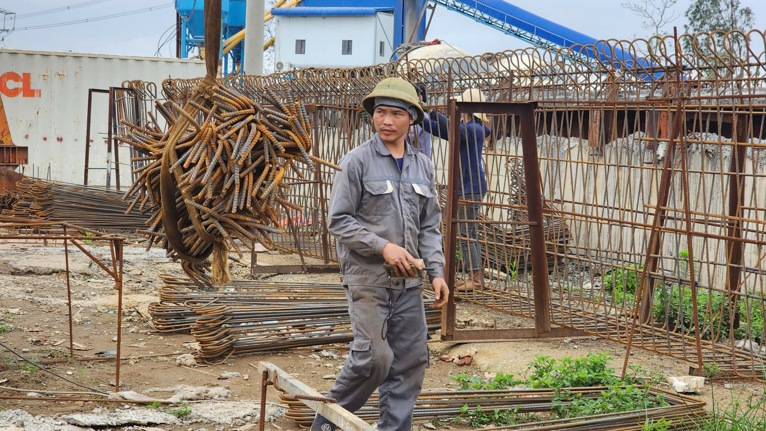 Cầu hơn 2.000 tỷ đồng ở Bắc Ninh tăng tốc thi công về đích- Ảnh 13. Cầu hơn 2.000 tỷ đồng ở Bắc Ninh tăng tốc thi công về đích- Ảnh 13.