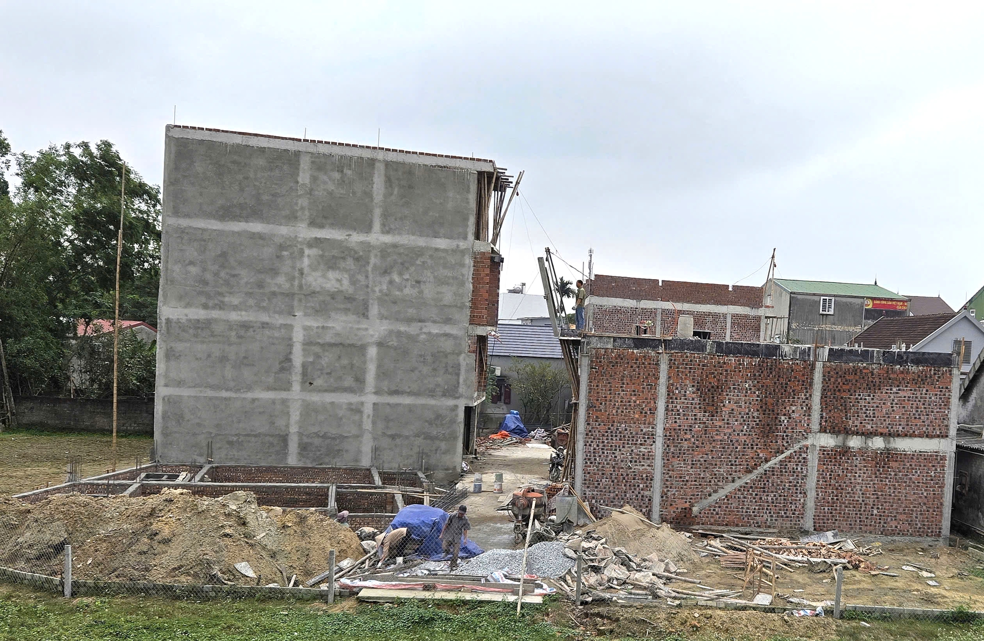 Nghệ An: Thiếu thợ x&acirc;y dựng, nhiều c&ocirc;ng tr&igrave;nh nh&agrave; ở phải thi c&ocirc;ng cầm chừng- Ảnh 4.