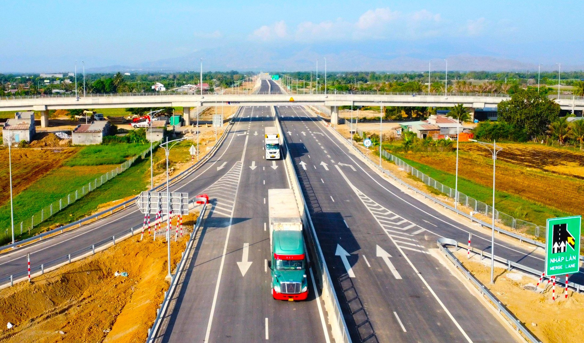 Cục Đường bộ cảnh báo tiến độ trạm dừng nghỉ cao tốc Cam Lâm - Vĩnh Hảo- Ảnh 1. Cục Đường bộ cảnh báo tiến độ trạm dừng nghỉ cao tốc Cam Lâm - Vĩnh Hảo- Ảnh 1.