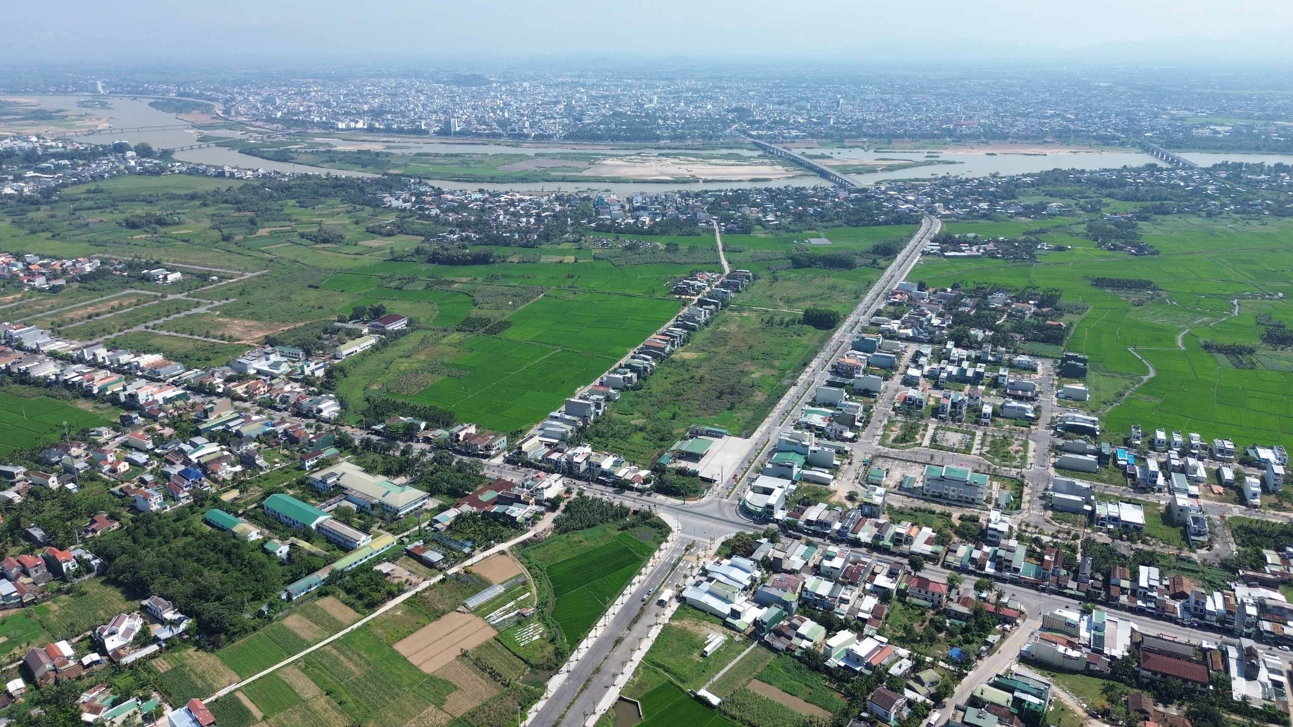 Cận cảnh dự &aacute;n đường gần 700 tỷ đồng ở Quảng Ng&atilde;i dở dang do vướng mặt bằng- Ảnh 1.