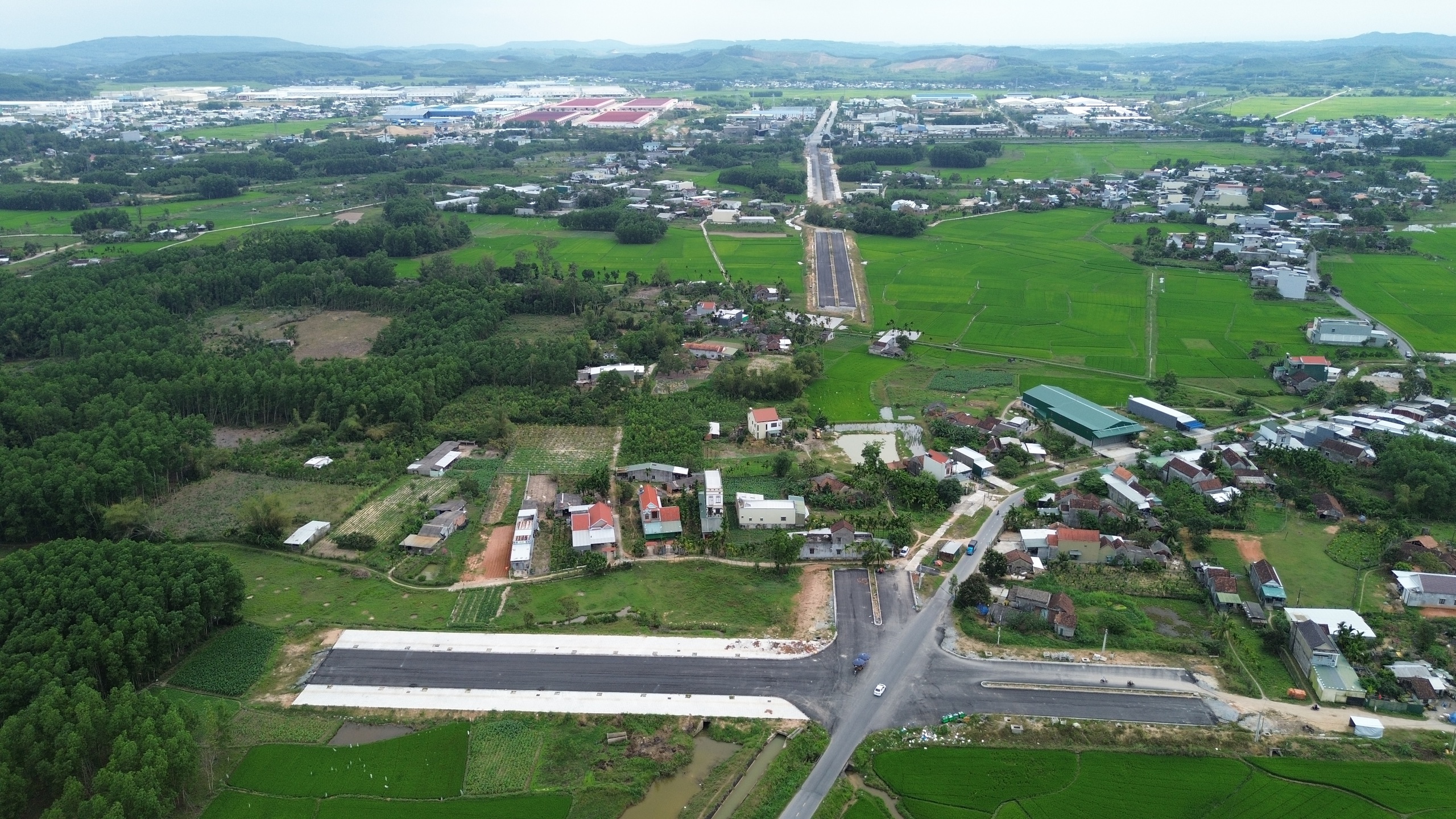 Cận cảnh dự &aacute;n đường gần 700 tỷ đồng ở Quảng Ng&atilde;i dở dang do vướng mặt bằng- Ảnh 12.