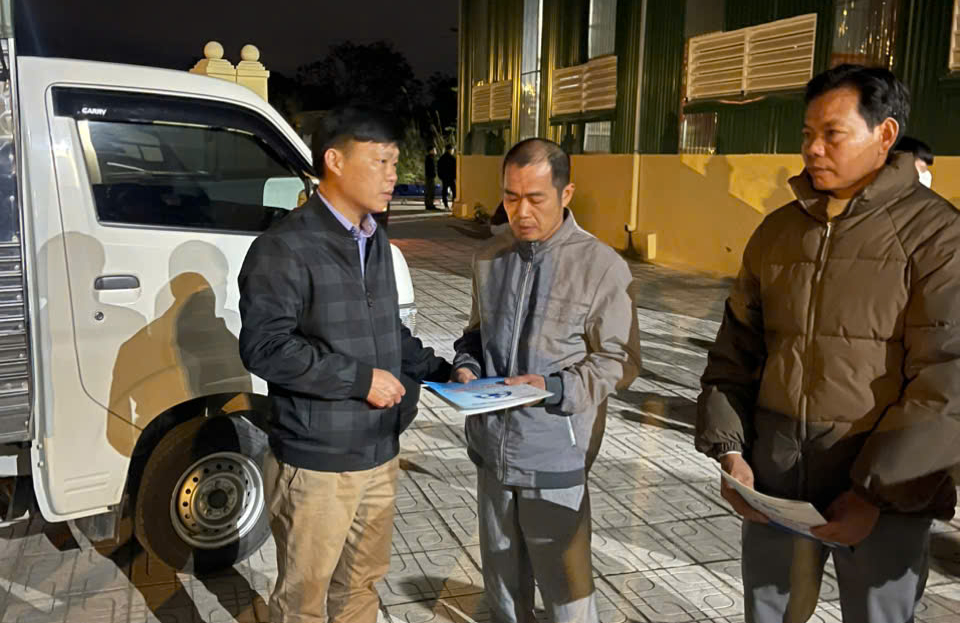 Ban ATGT tỉnh Lạng Sơn thăm hỏi gia đình nạn nhân vụ hai mô tô đấu đầu, bốn người tử vong- Ảnh 2. Ban ATGT tỉnh Lạng Sơn thăm hỏi gia đình nạn nhân vụ hai mô tô đấu đầu, bốn người tử vong- Ảnh 2.