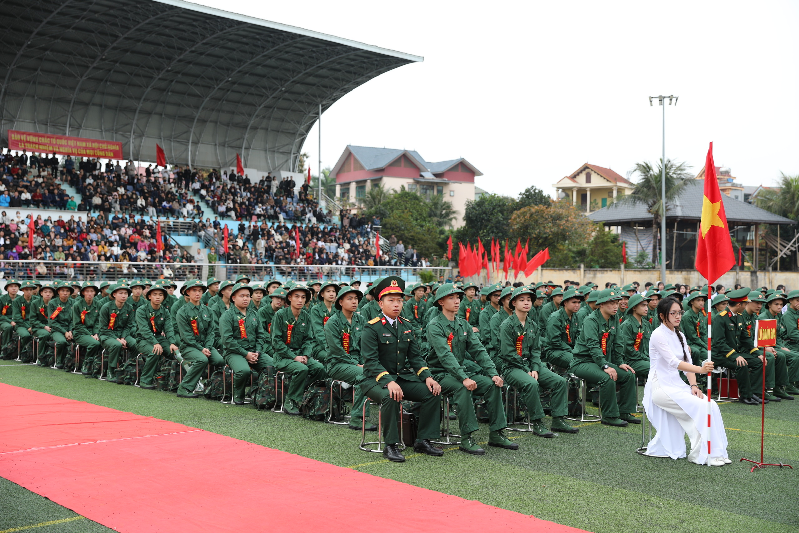 Hơn 10.000 thanh ni&ecirc;n ở Gia Lai, Kh&aacute;nh H&ograve;a, Ph&uacute; Thọ l&ecirc;n đường nhập ngũ- Ảnh 14.
