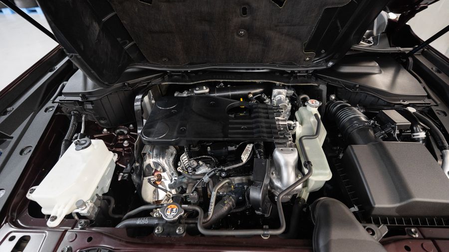 Mazda CX-90 PHEV giá cao hơn 300 triệu so với Lynk & Co 9, có gì khác biệt?- Ảnh 5.