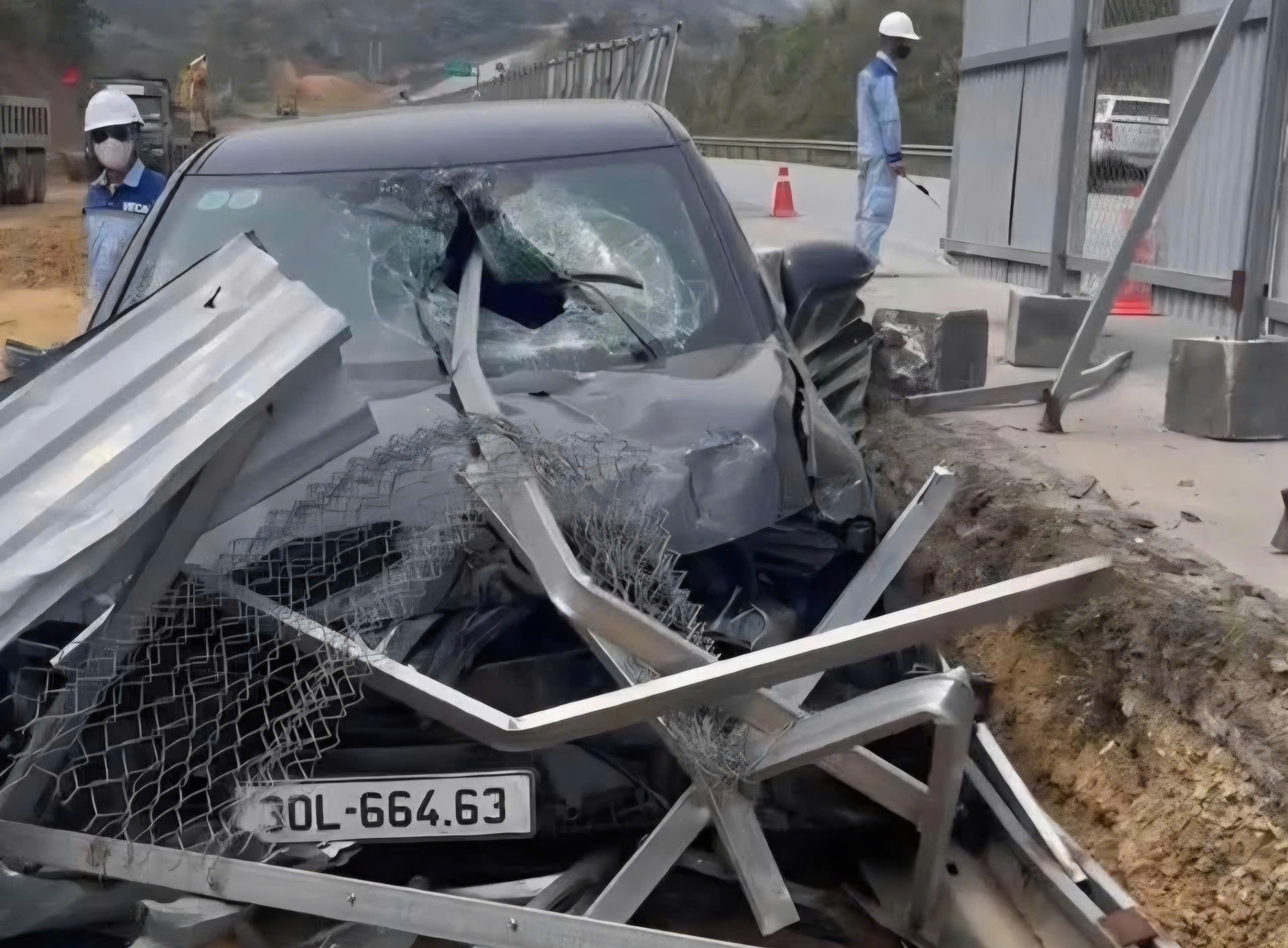 Tăng cường giải pháp bảo đảm ATGT khi mở rộng cao tốc Nội Bài - Lào Cai- Ảnh 2. Tăng cường giải pháp bảo đảm ATGT khi mở rộng cao tốc Nội Bài - Lào Cai- Ảnh 2.