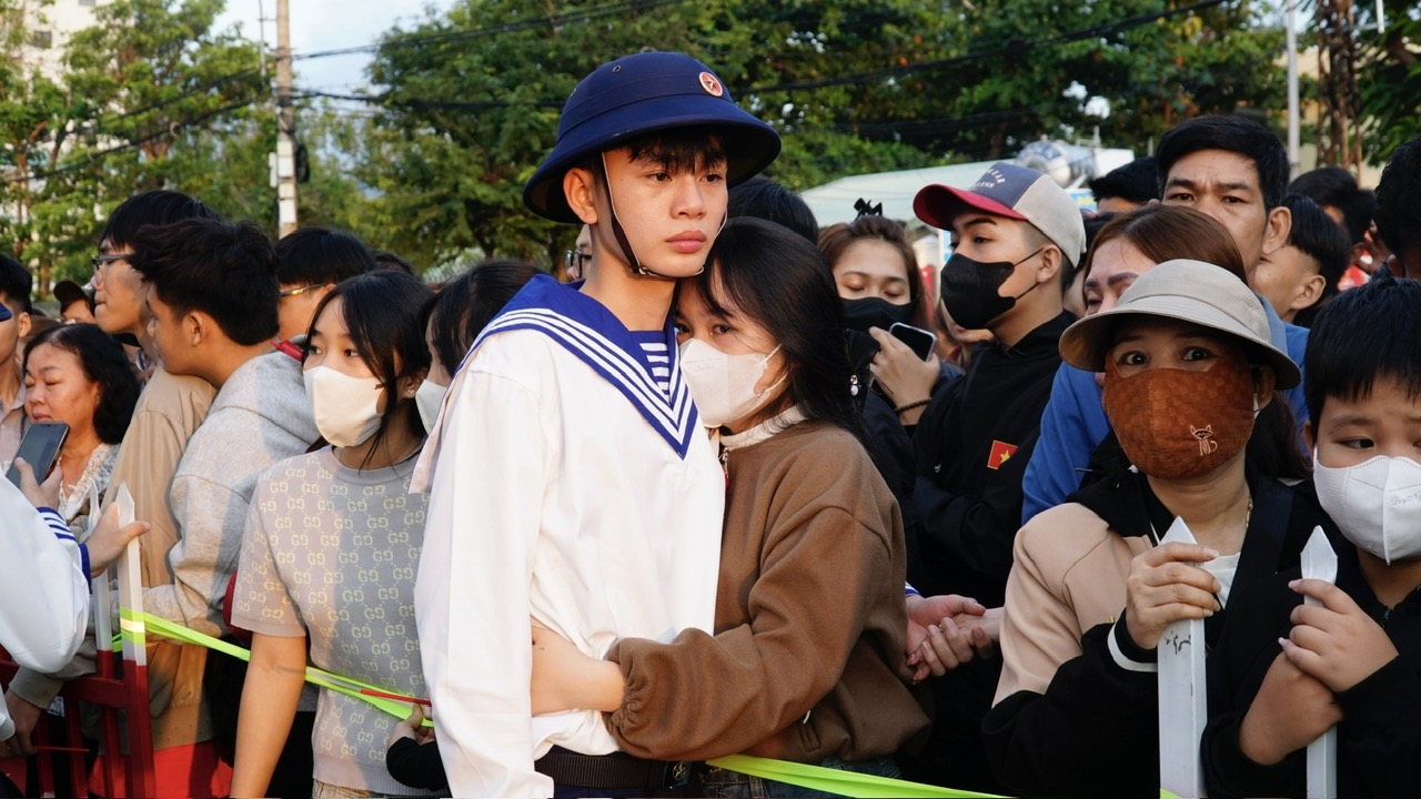 H&agrave;ng ngh&igrave;n thanh ni&ecirc;n miền Trung l&ecirc;n đường nhập ngũ- Ảnh 4.