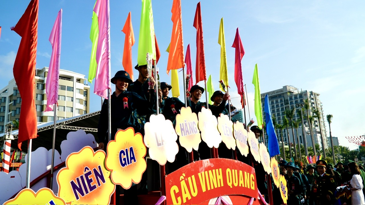 H&agrave;ng ngh&igrave;n thanh ni&ecirc;n miền Trung l&ecirc;n đường nhập ngũ- Ảnh 6.