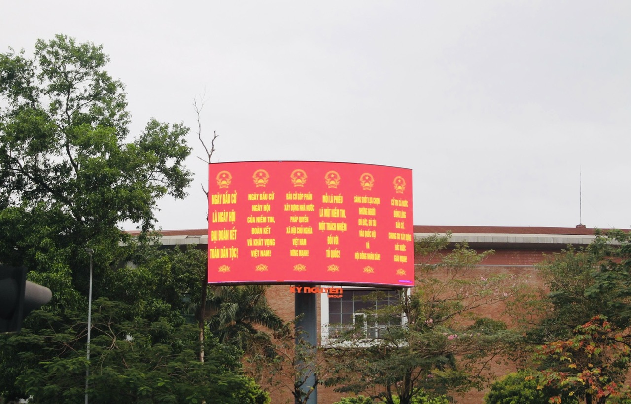 H&agrave; Nội rực rỡ cờ hoa hướng về ng&agrave;y hội non s&ocirc;ng- Ảnh 4.