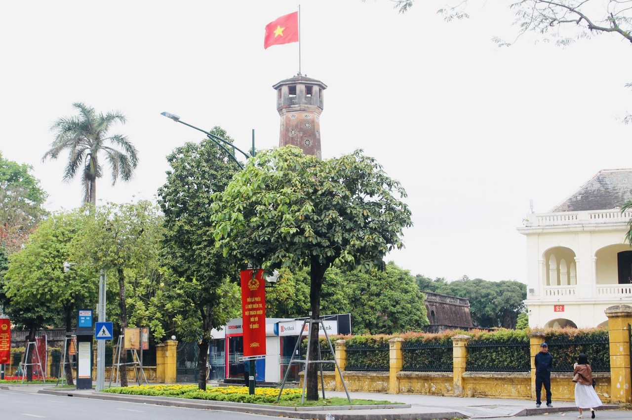 H&agrave; Nội rực rỡ cờ hoa hướng về ng&agrave;y hội non s&ocirc;ng- Ảnh 13.