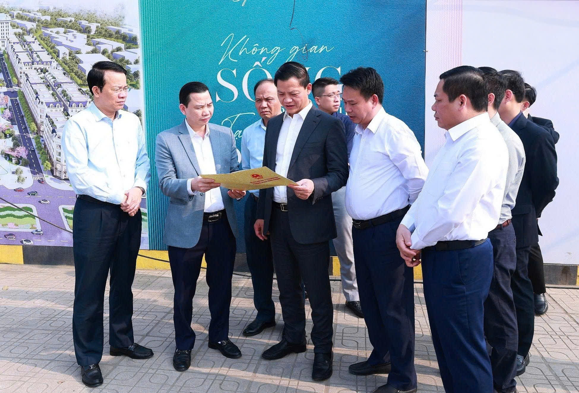 Chủ tịch tỉnh Thái Nguyên thị sát tìm phương án gỡ ùn tắc giao thông đô thị- Ảnh 3. Chủ tịch tỉnh Thái Nguyên thị sát tìm phương án gỡ ùn tắc giao thông đô thị- Ảnh 3.