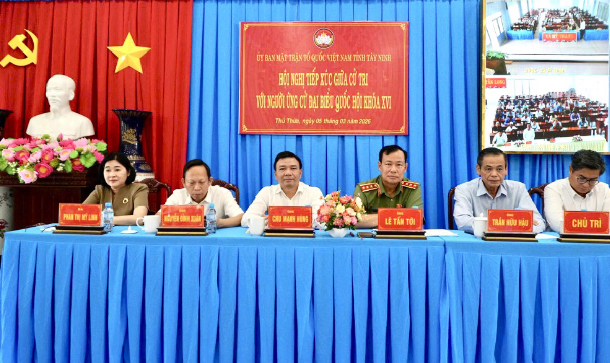 Cử tri kiến nghị về hạ tầng giao th&ocirc;ng tại hội nghị tiếp x&uacute;c ứng cử vi&ecirc;n đại biểu Quốc hội- Ảnh 1.