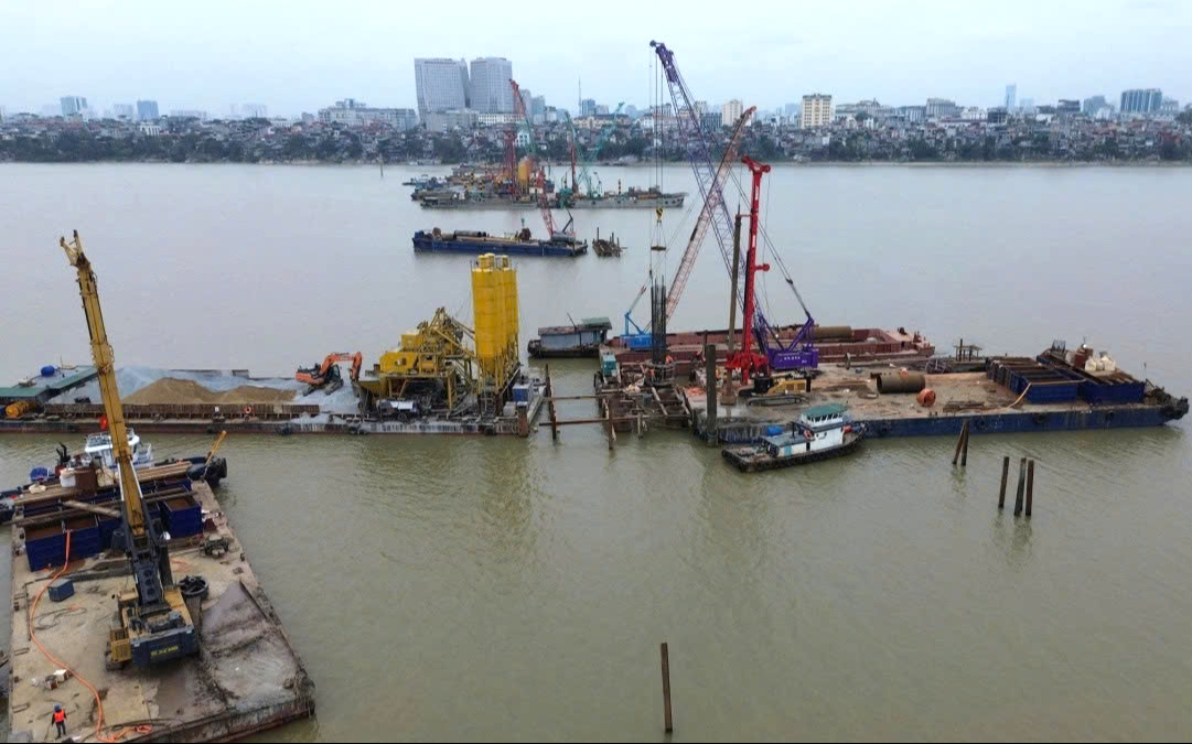 H&agrave; Nội: 7 cầu vượt s&ocirc;ng Hồng đang được thi c&ocirc;ng thế n&agrave;o?- Ảnh 1.