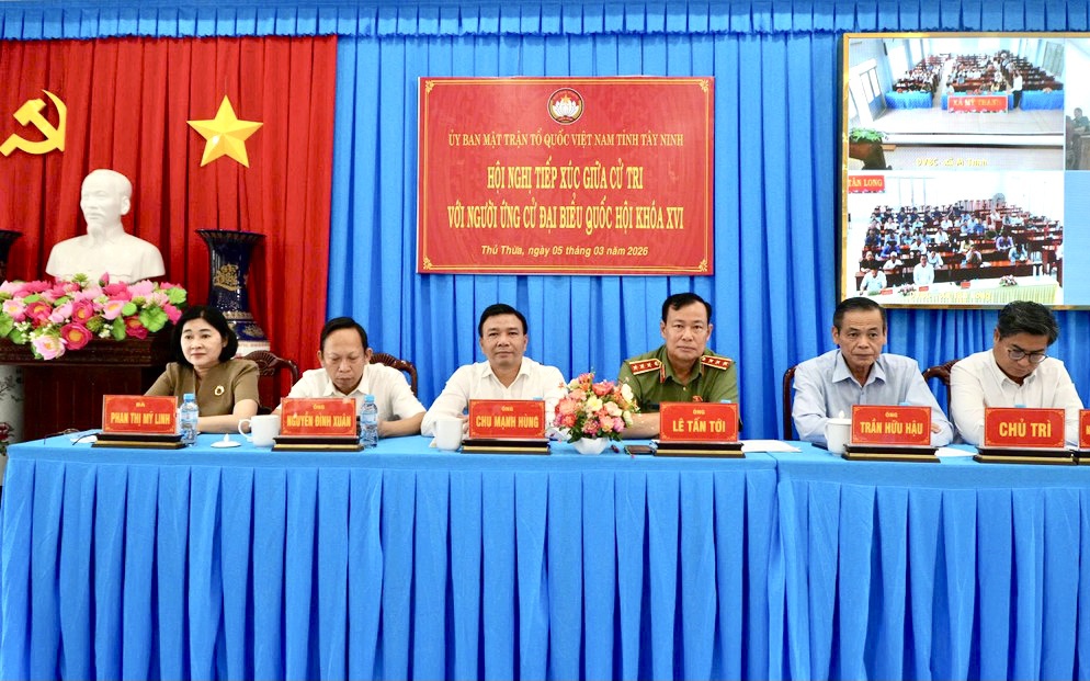 Cử tri kiến nghị về hạ tầng giao th&ocirc;ng tại hội nghị tiếp x&uacute;c ứng cử vi&ecirc;n đại biểu Quốc hội