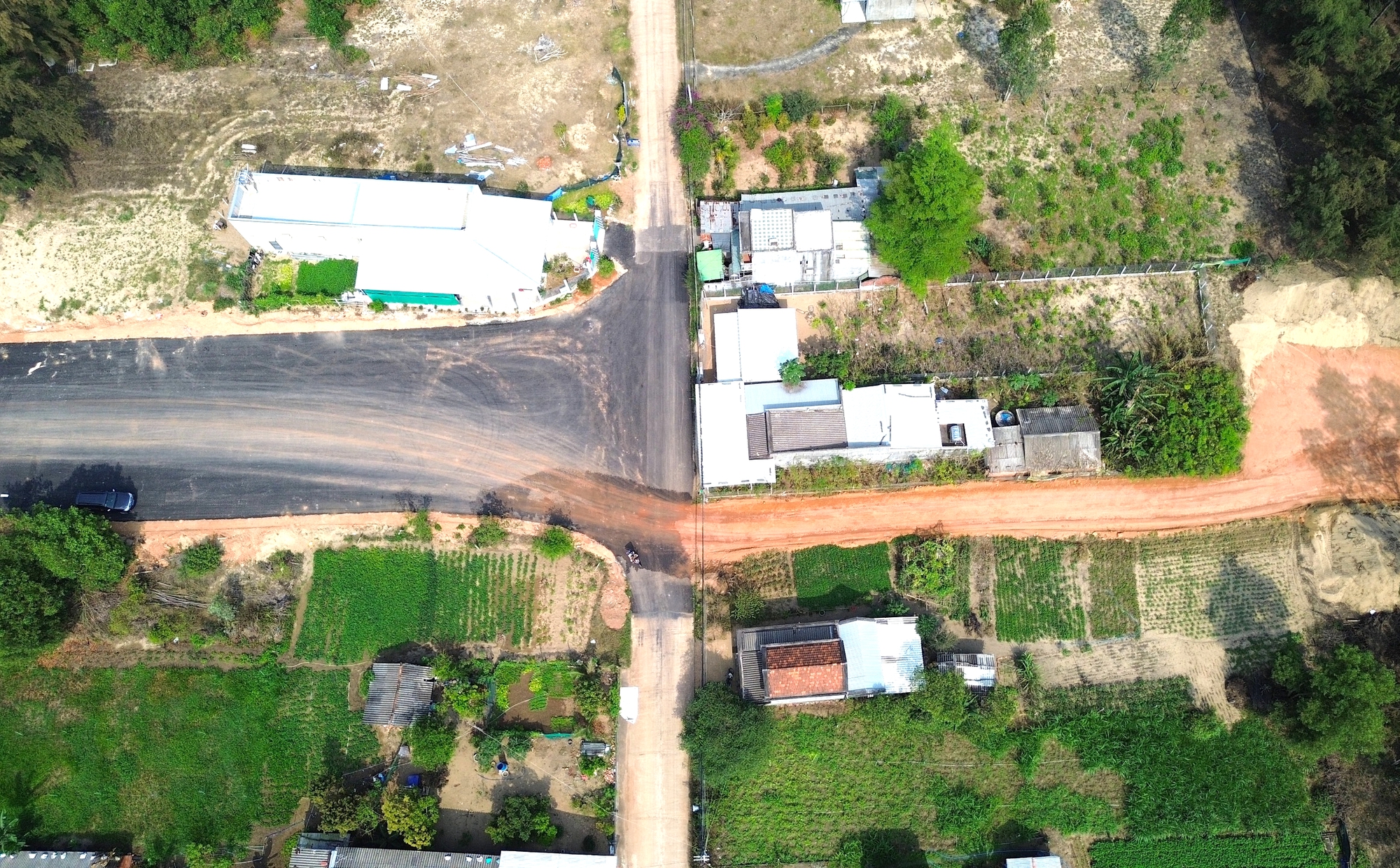 Quảng Ng&atilde;i tăng tốc thi c&ocirc;ng nối d&agrave;i đường ven biển- Ảnh 3.