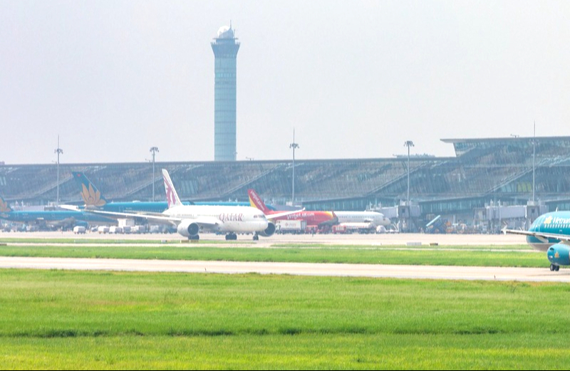 Kh&aacute;ch bay bị ảnh hưởng h&agrave;nh tr&igrave;nh giữa Việt Nam v&agrave; Trung Đ&ocirc;ng được hỗ trợ ra sao?- Ảnh 1.