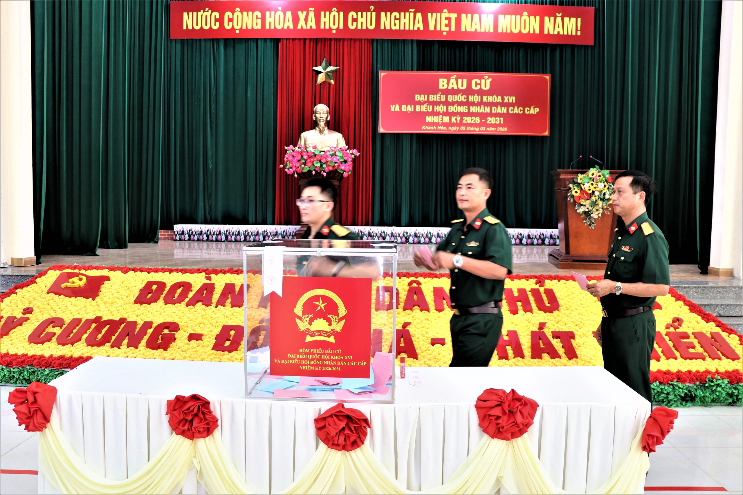 Kh&aacute;nh H&ograve;a: Những l&aacute; phiếu bầu cử đầu ti&ecirc;n tại Lữ đo&agrave;n Đặc c&ocirc;ng nước 5- Ảnh 2.