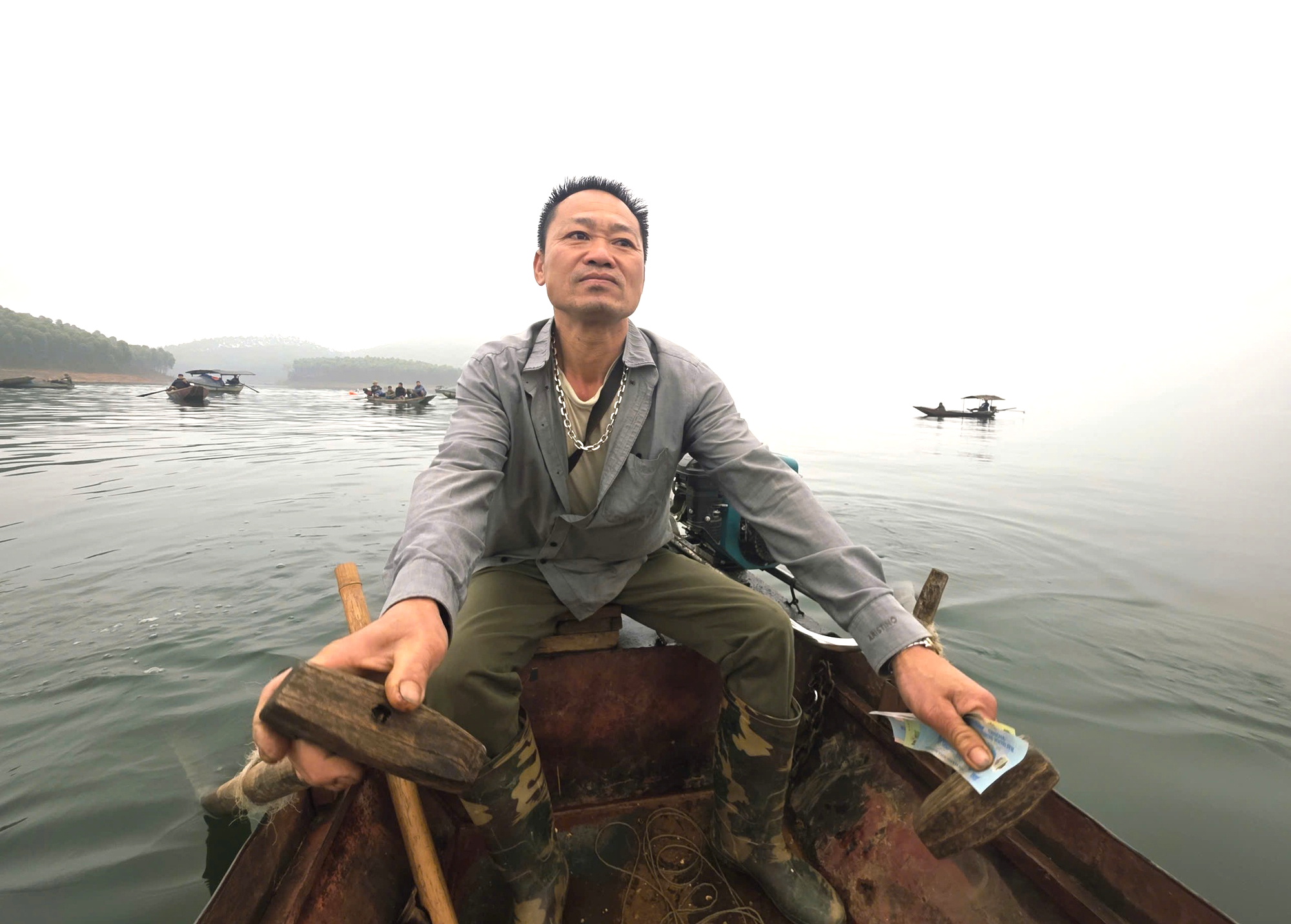 Tặng Hu&acirc;n chương Dũng cảm cho người cứu sống 6 nạn nh&acirc;n vụ lật thuyền ở hồ Th&aacute;c B&agrave;- Ảnh 1.