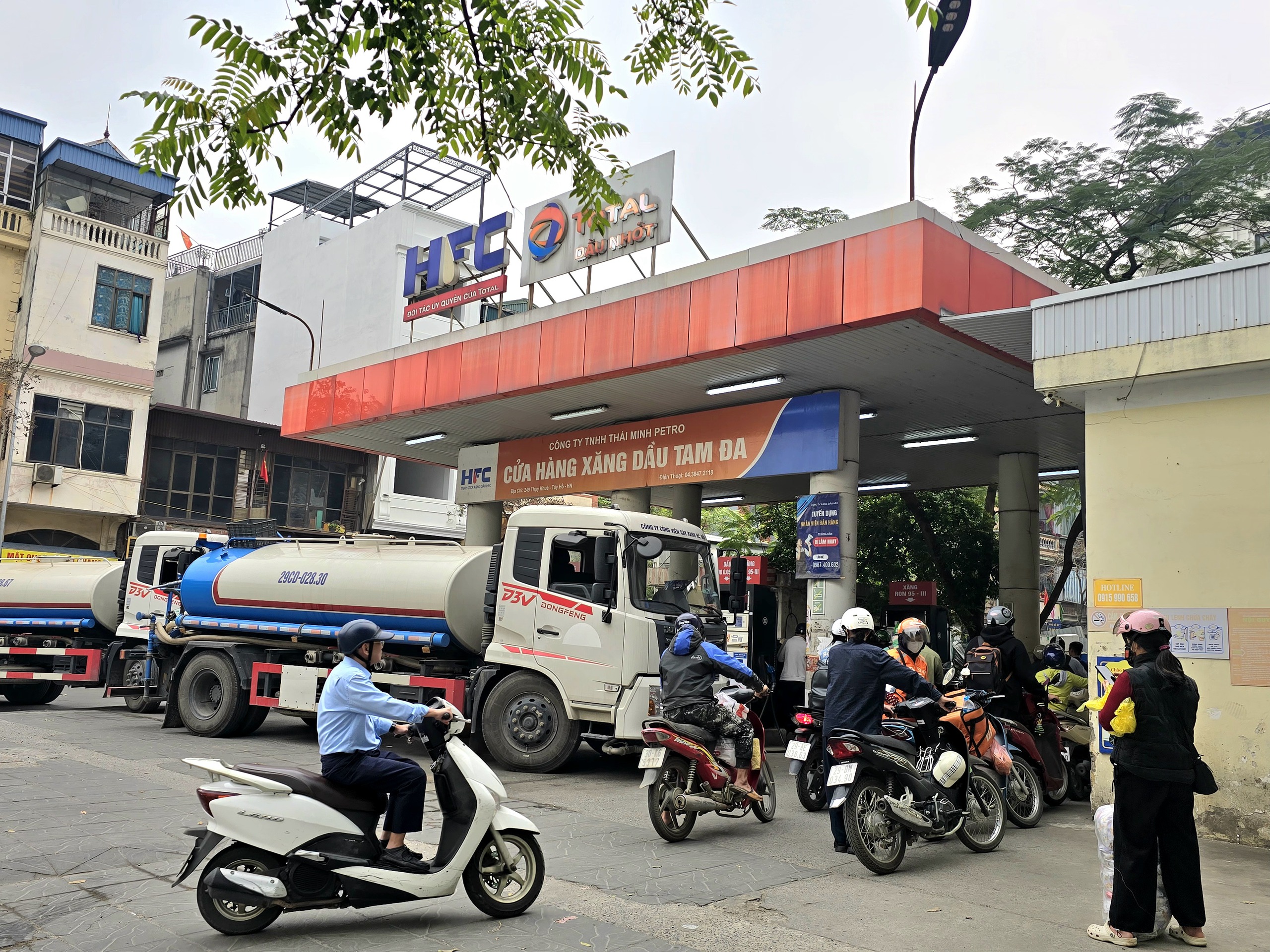 Sản lượng b&aacute;n xăng dầu tăng vọt, nguồn cung vẫn đảm bảo- Ảnh 2.