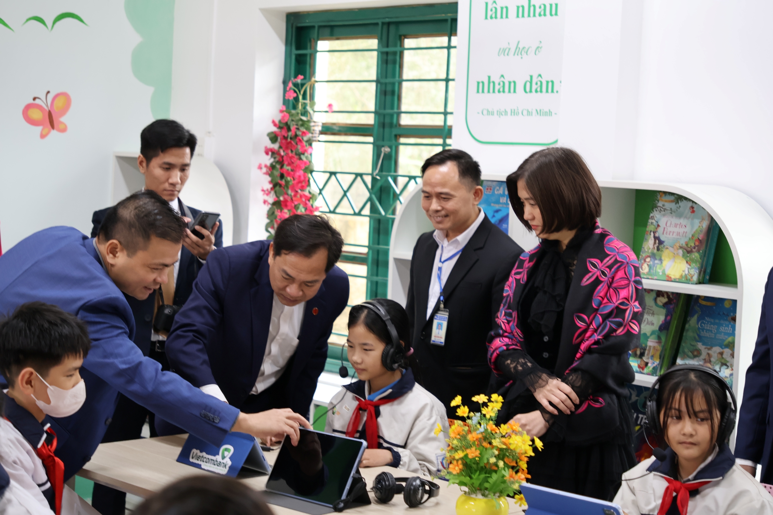 Dấu ấn Vietcombank tr&ecirc;n h&agrave;nh tr&igrave;nh phụng sự cộng đồng- Ảnh 1.