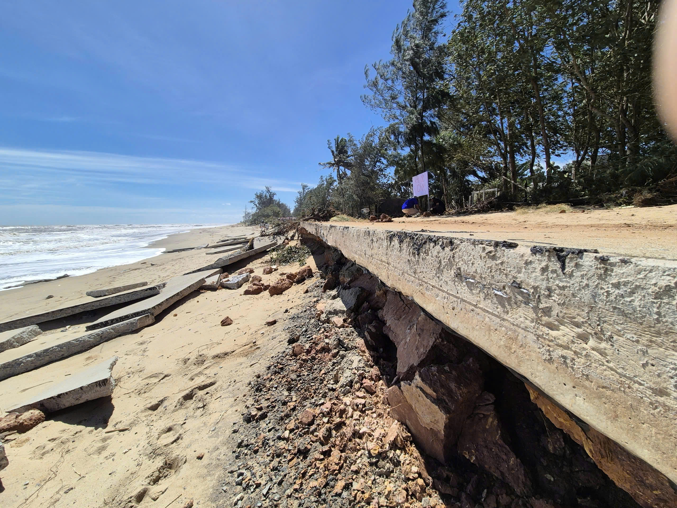 Quảng Ng&atilde;i đầu tư tuyến k&egrave; biển gần 1.000 tỷ đồng chống sạt lở- Ảnh 1.