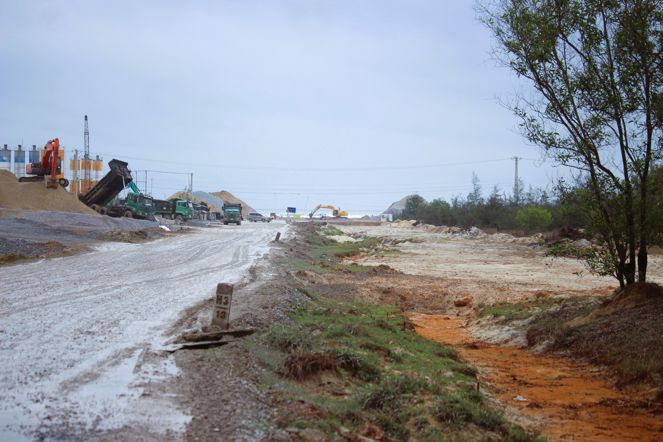 Quảng Trị: Khoanh định mỏ đ&aacute; phục vụ thi c&ocirc;ng dự &aacute;n QL15D, mở rộng cao tốc Cam Lộ - La Sơn- Ảnh 1.