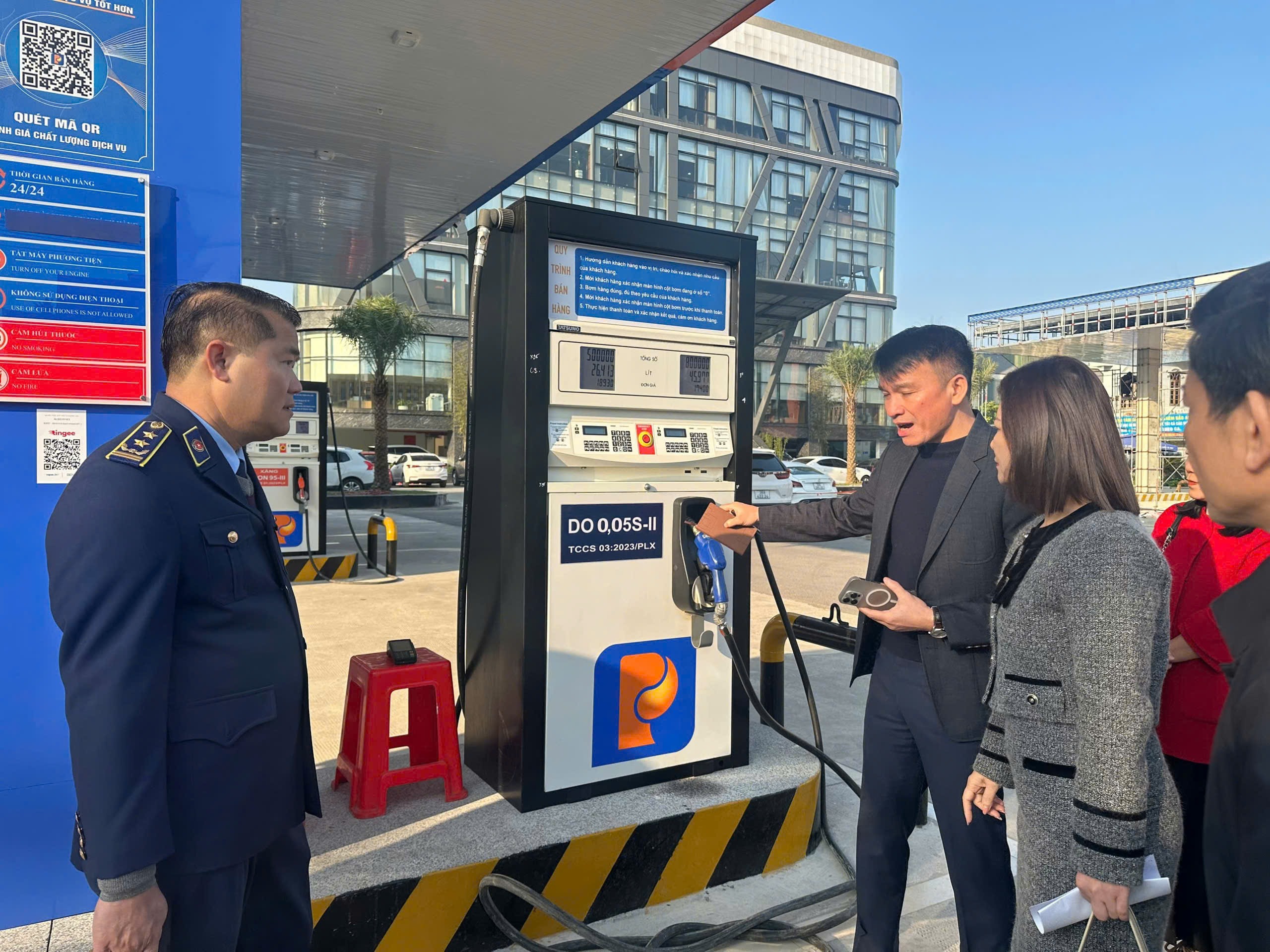 Sản lượng b&aacute;n xăng dầu tăng vọt, nguồn cung vẫn đảm bảo- Ảnh 4.